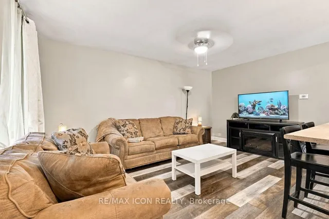 25 Upcott Cres, London South 5