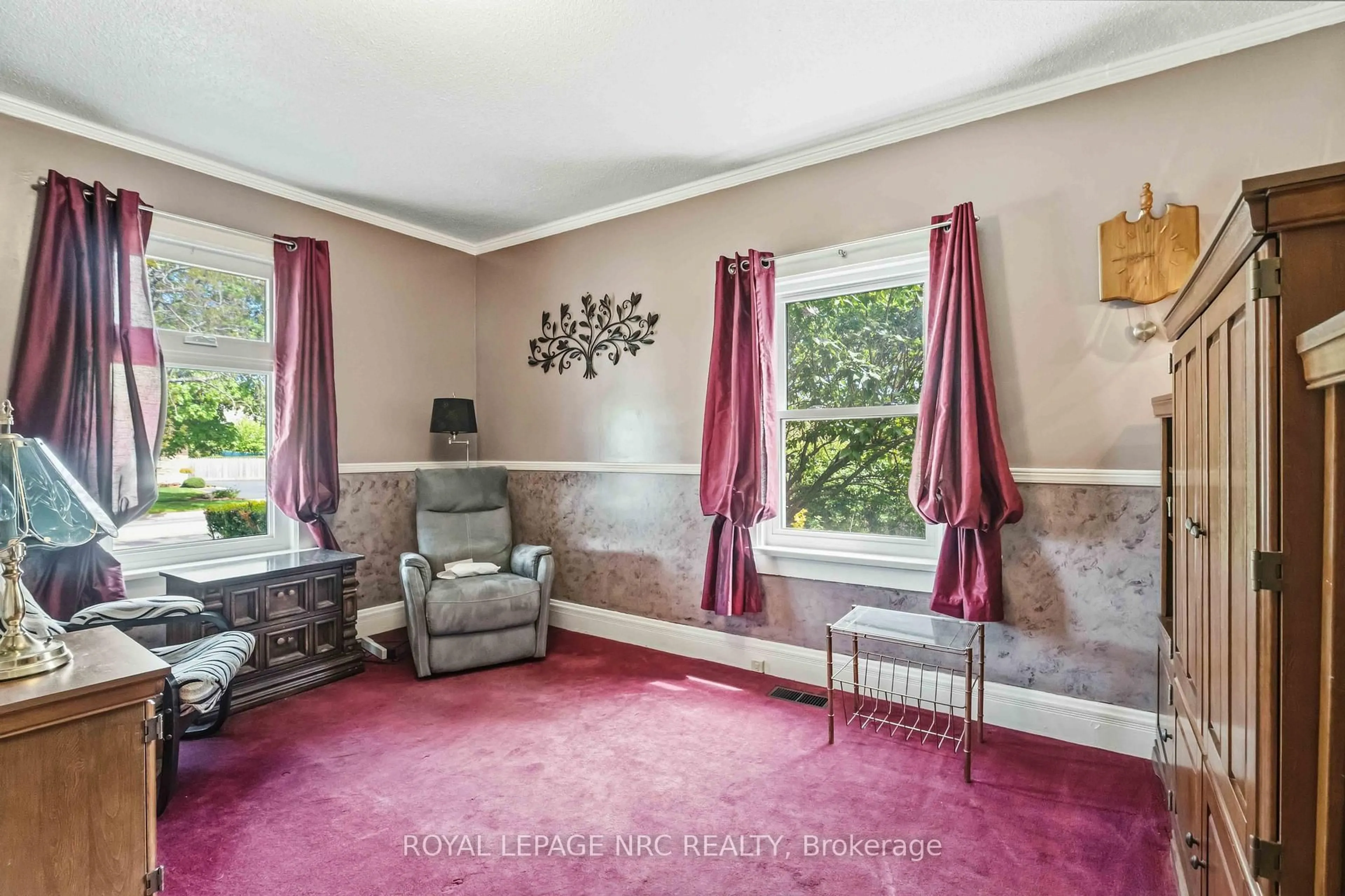 A pic of a room for 304 Scott St, St. Catharines Ontario L2N 1J5