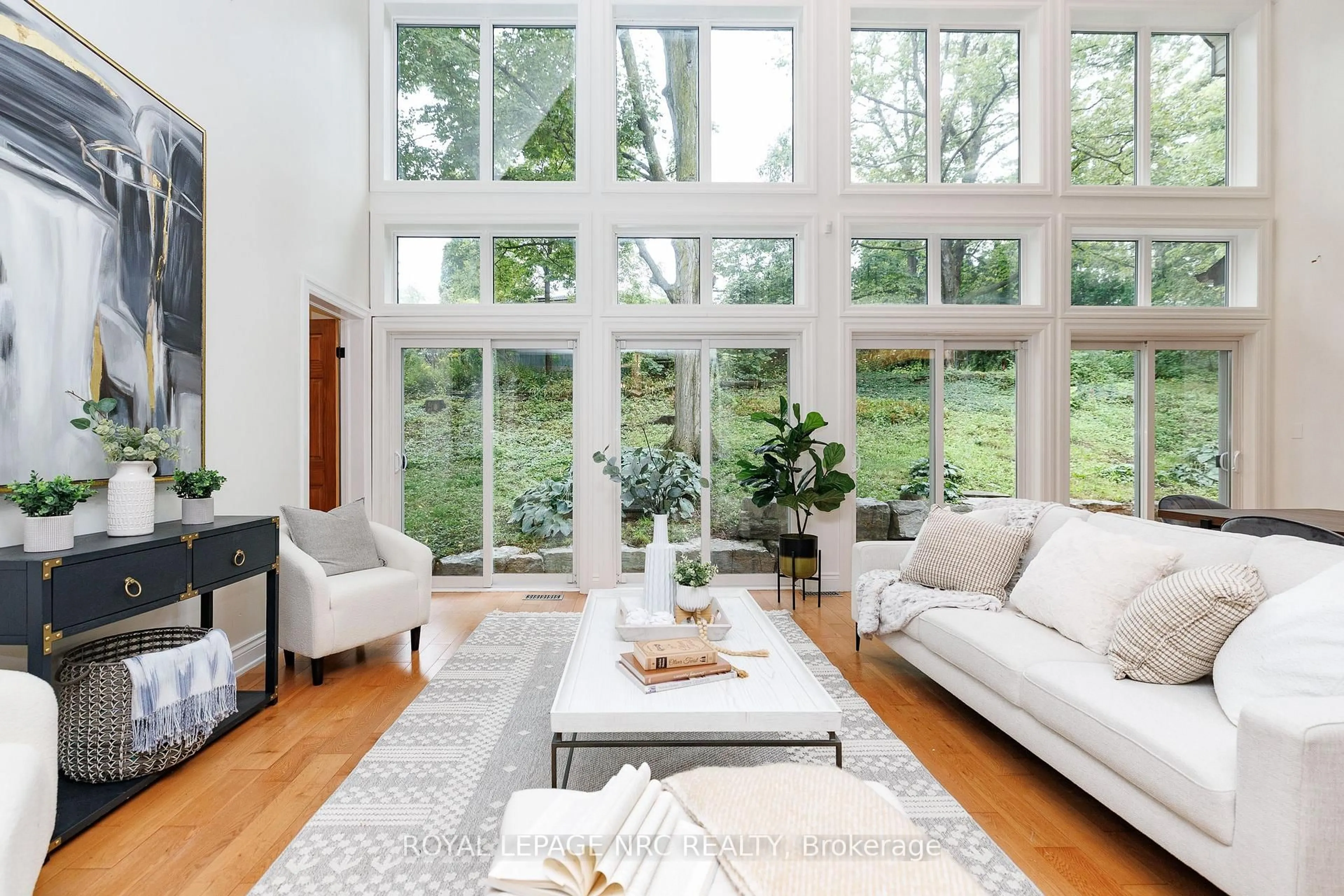 Living room with furniture, unknown for 50 Tremont Dr, St. Catharines Ontario L2T 4A3