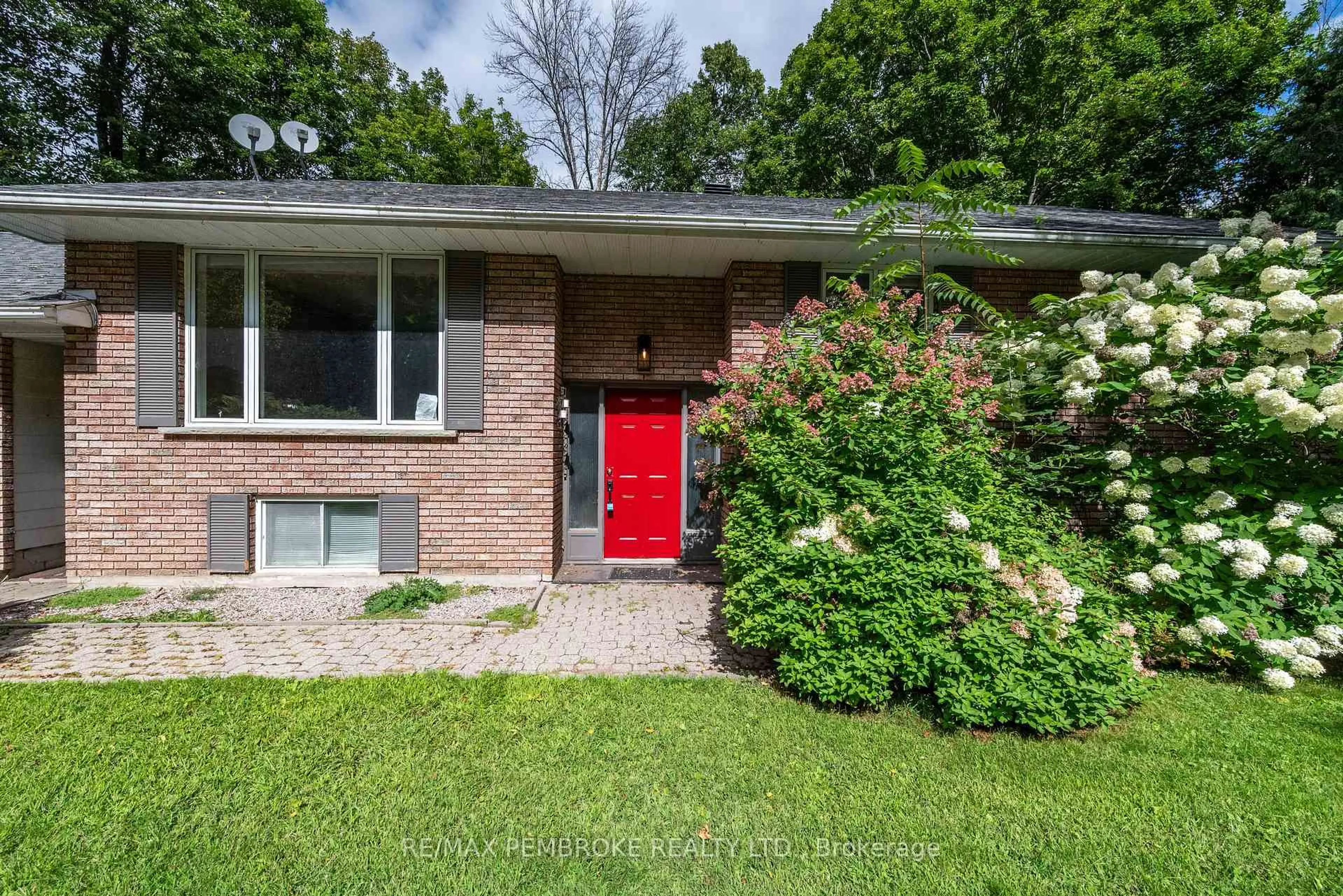 Home with brick exterior material, street for 1486 Wilson Rd, Pembroke Ontario K8A 6W4