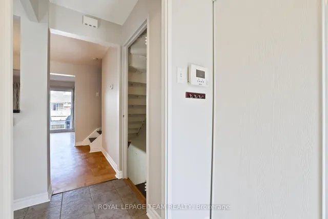 2942 Fairlea Cres, Ottawa 4