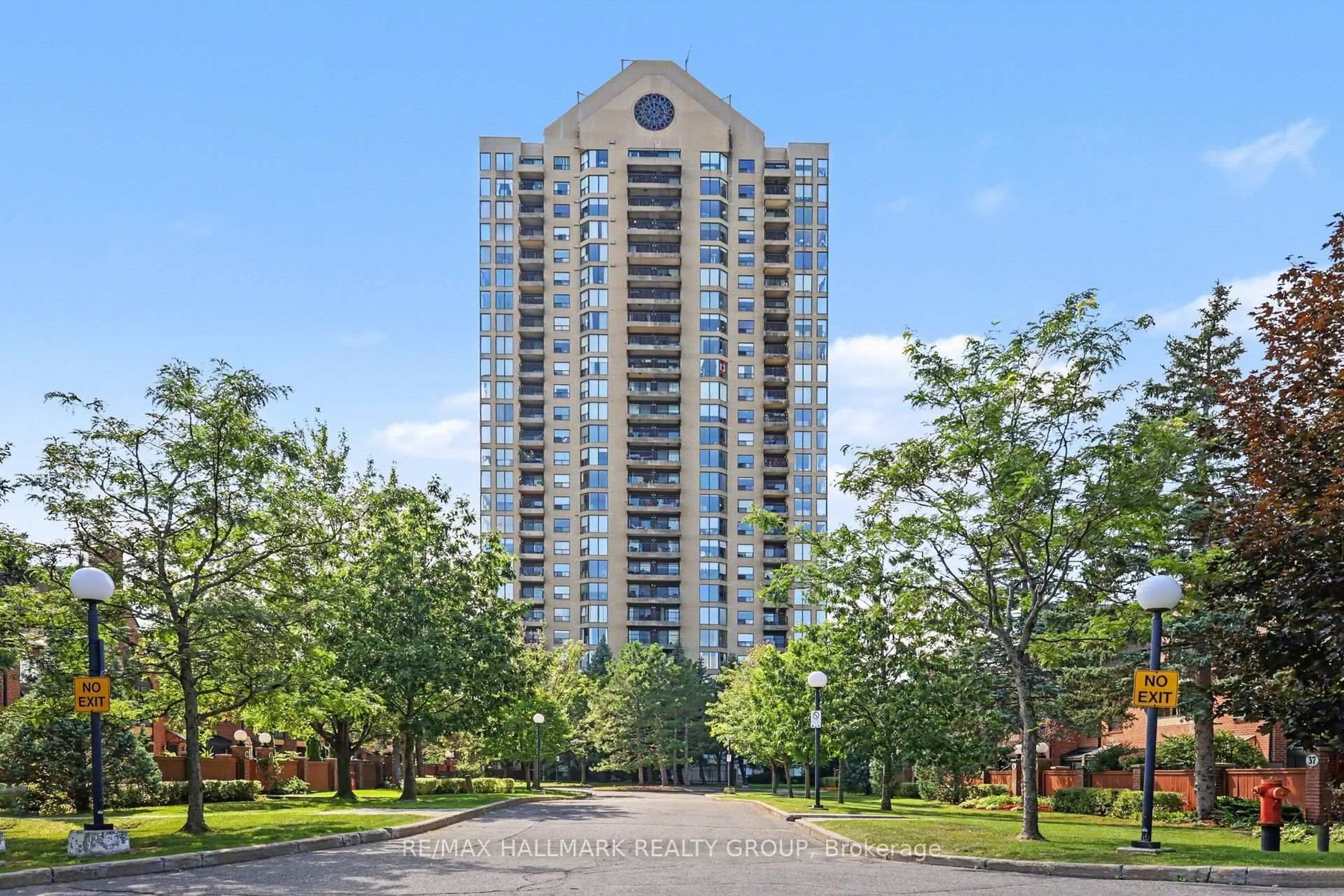 Unknown for 545 St Laurent Blvd #805, Ottawa Ontario K1K 4H9