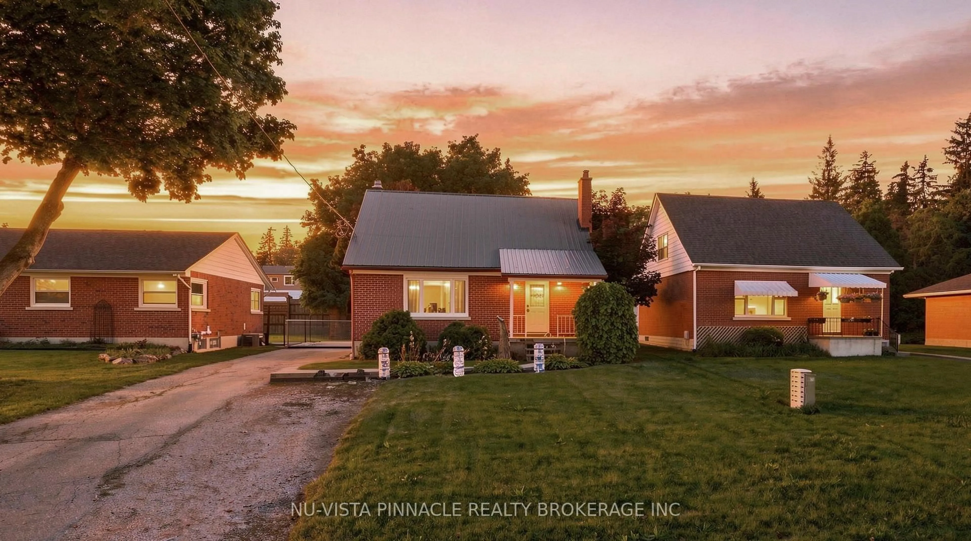 A pic from outside/outdoor area/front of a property/back of a property/a pic from drone, street for 442 Grandview Ave, Wilmot Ontario N3A 1L6