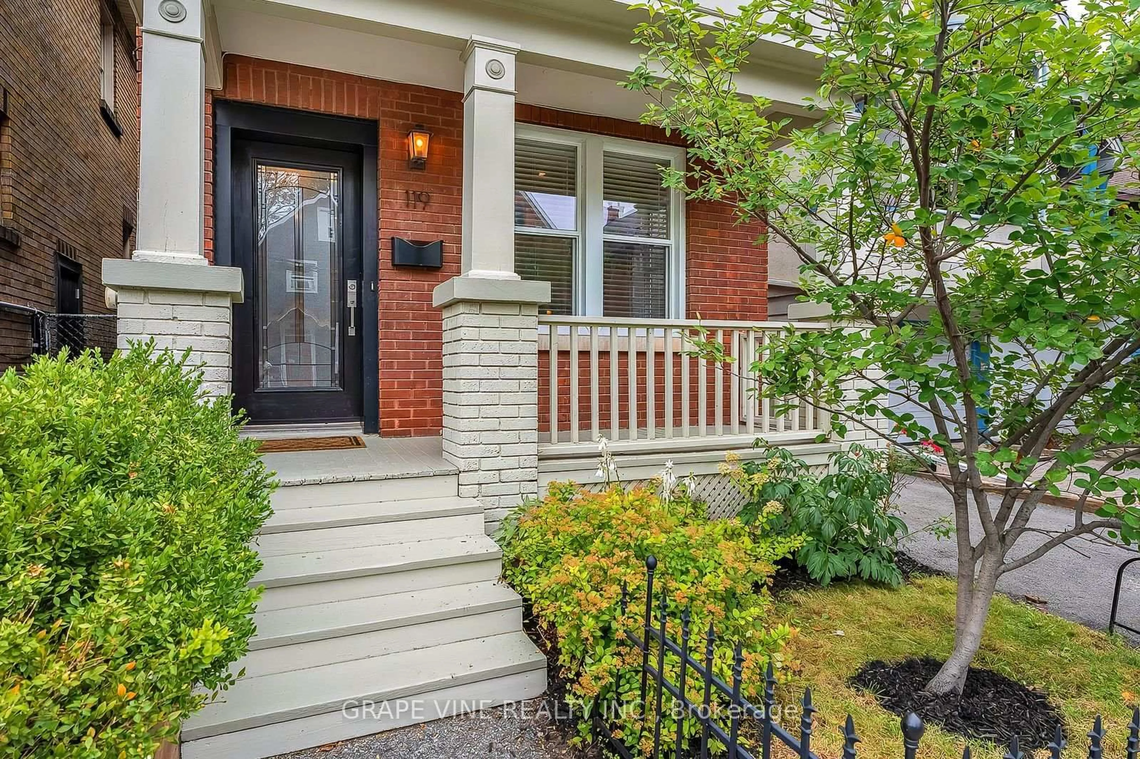Unknown for 119 Frank St, Ottawa Ontario K2P 0X3