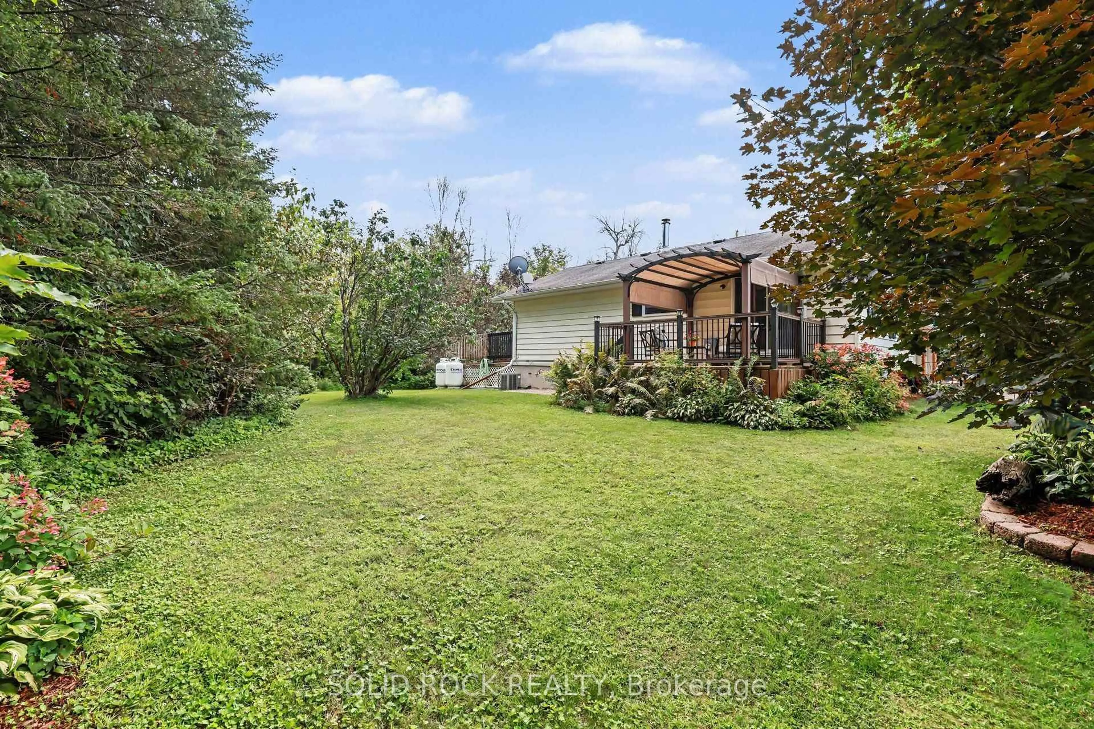 A pic from outside/outdoor area/front of a property/back of a property/a pic from drone, water/lake/river/ocean view for 263 Maple Bend Rd, McNab/Braeside Ontario K7S 3H4