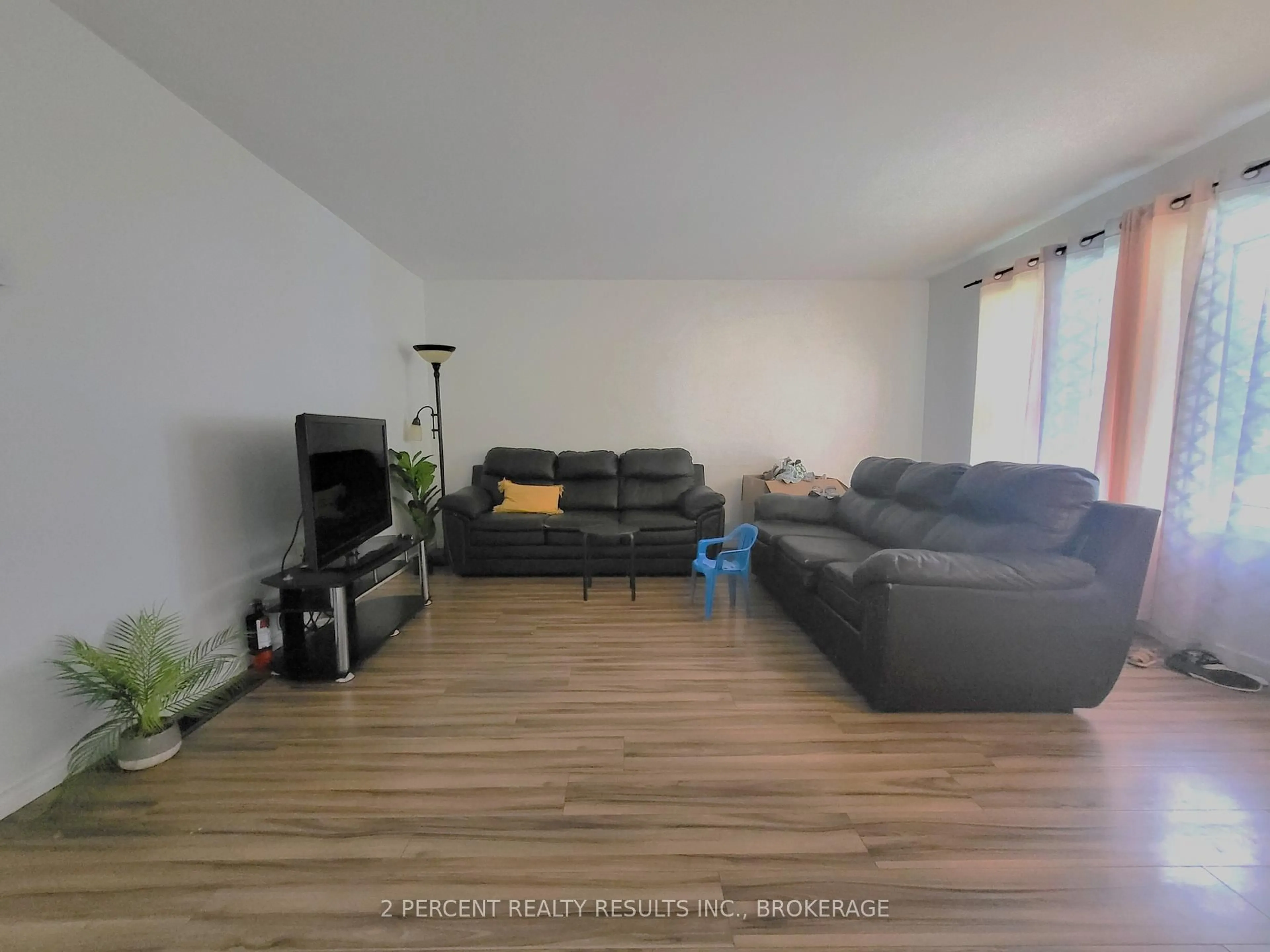 Living room with furniture, unknown for 928 Oakview Ave, Kingston Ontario K7M 6V6