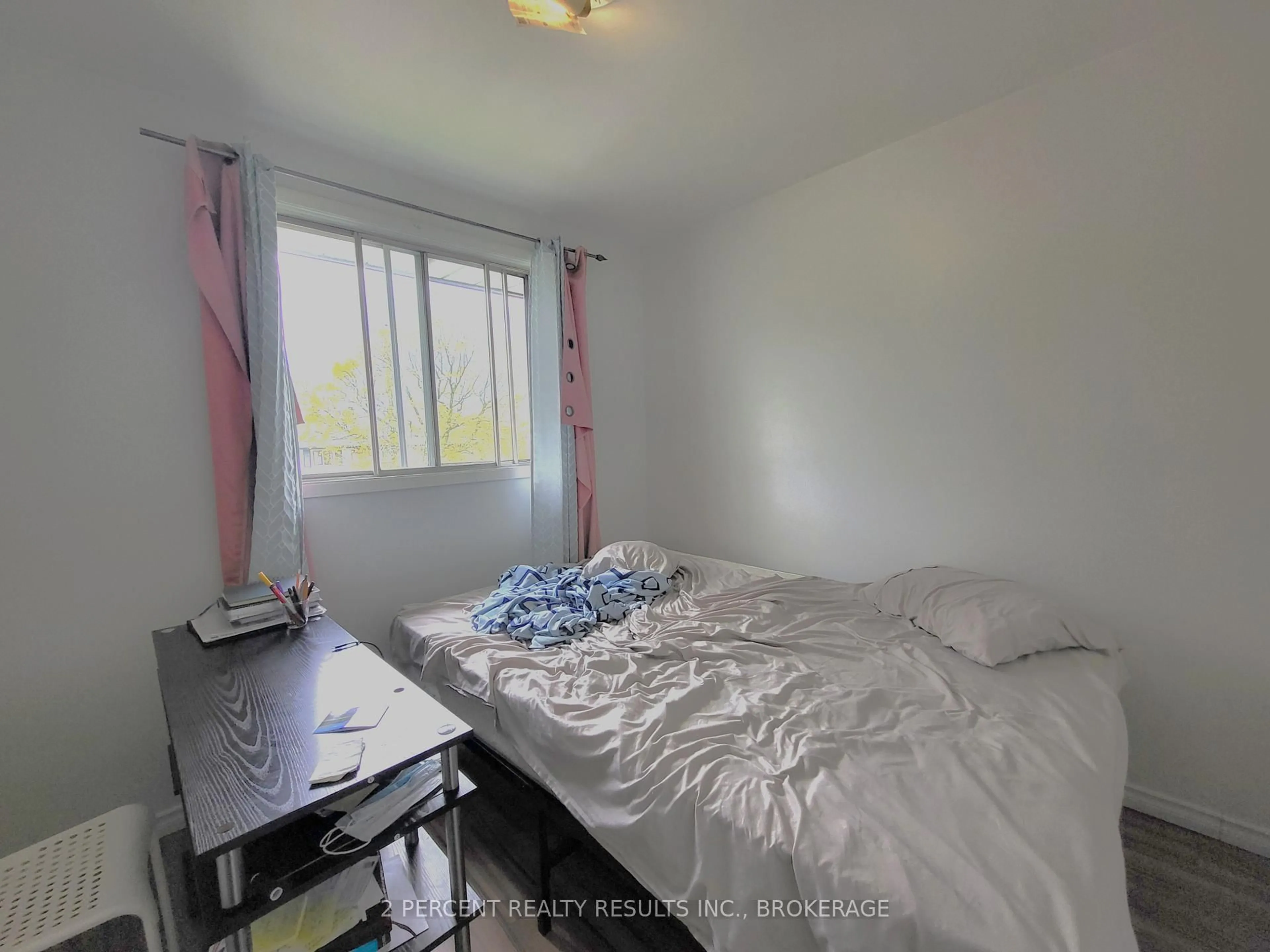 A pic of a room for 928 Oakview Ave, Kingston Ontario K7M 6V6