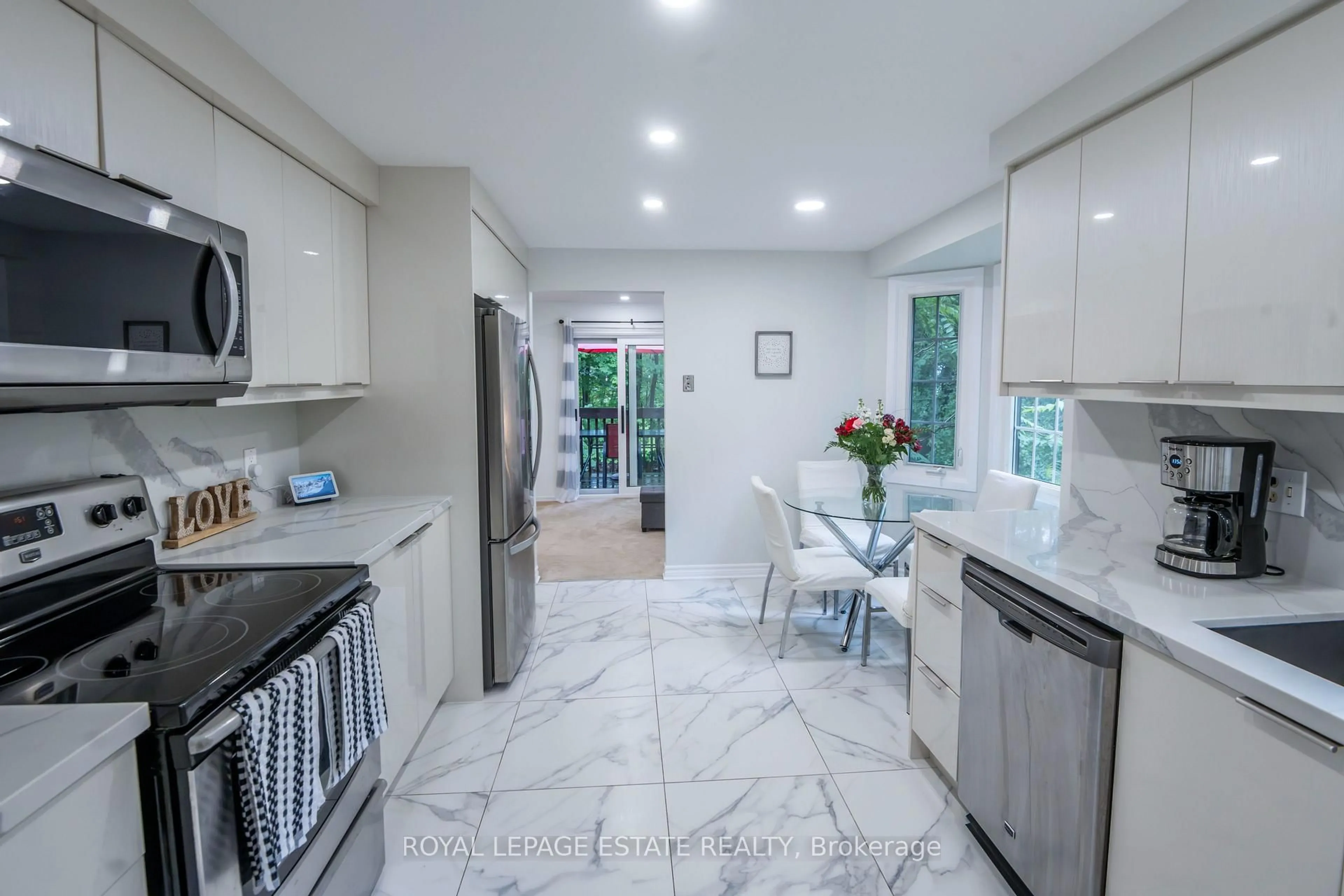 Contemporary kitchen, ceramic/tile floor for 228 Kingswood Dr #3, Kitchener Ontario N2E 2K2