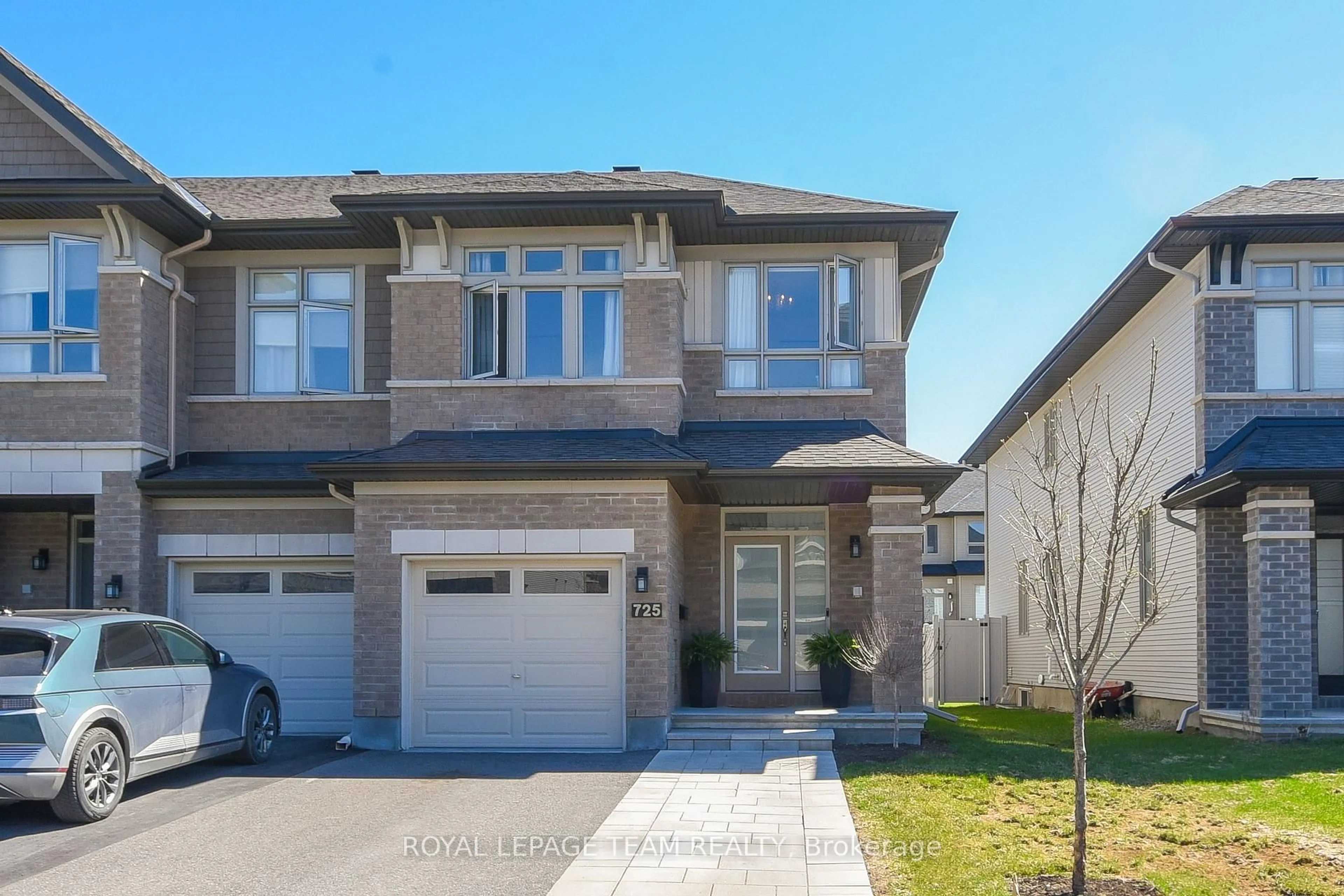 Home with brick exterior material, street for 725 Capricorn Circ, Ottawa Ontario K4M 0J4