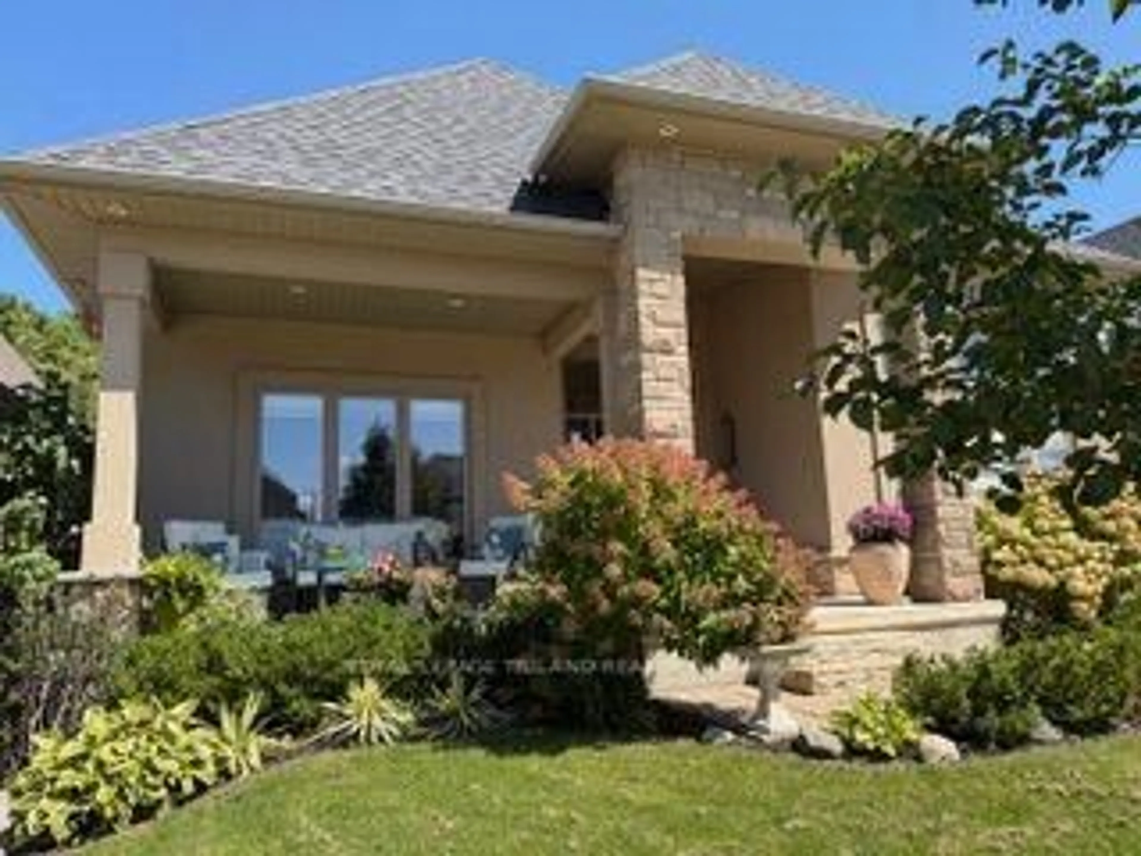 Home with brick exterior material, unknown for 1824 Upper West Ave, London South Ontario N6K 0H9