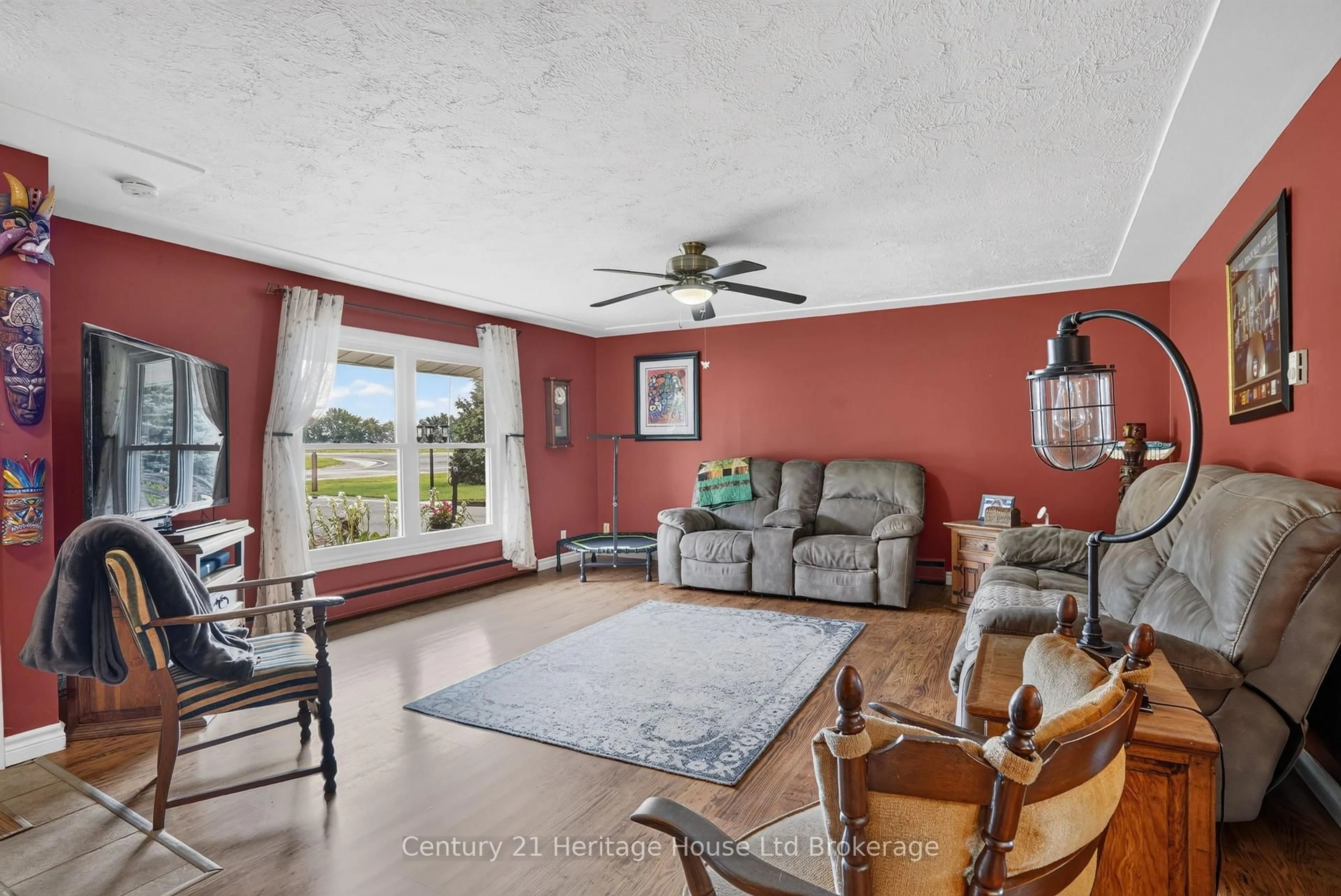Living room with furniture, unknown for 264230 Prouse Rd, South-West Oxford Ontario N0J 1N0
