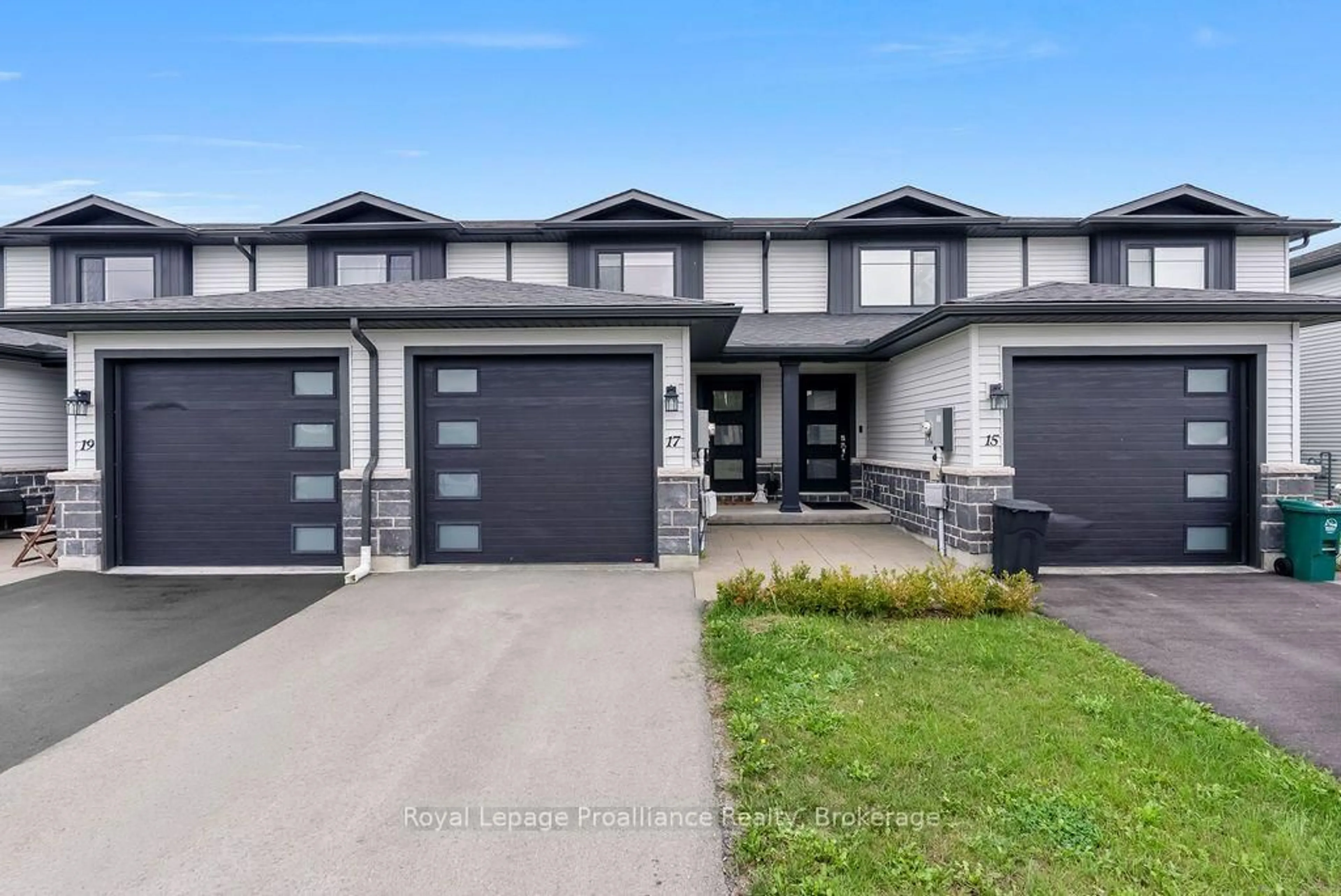 Unknown for 17 Dewal Pl, Belleville Ontario K8P 0H3