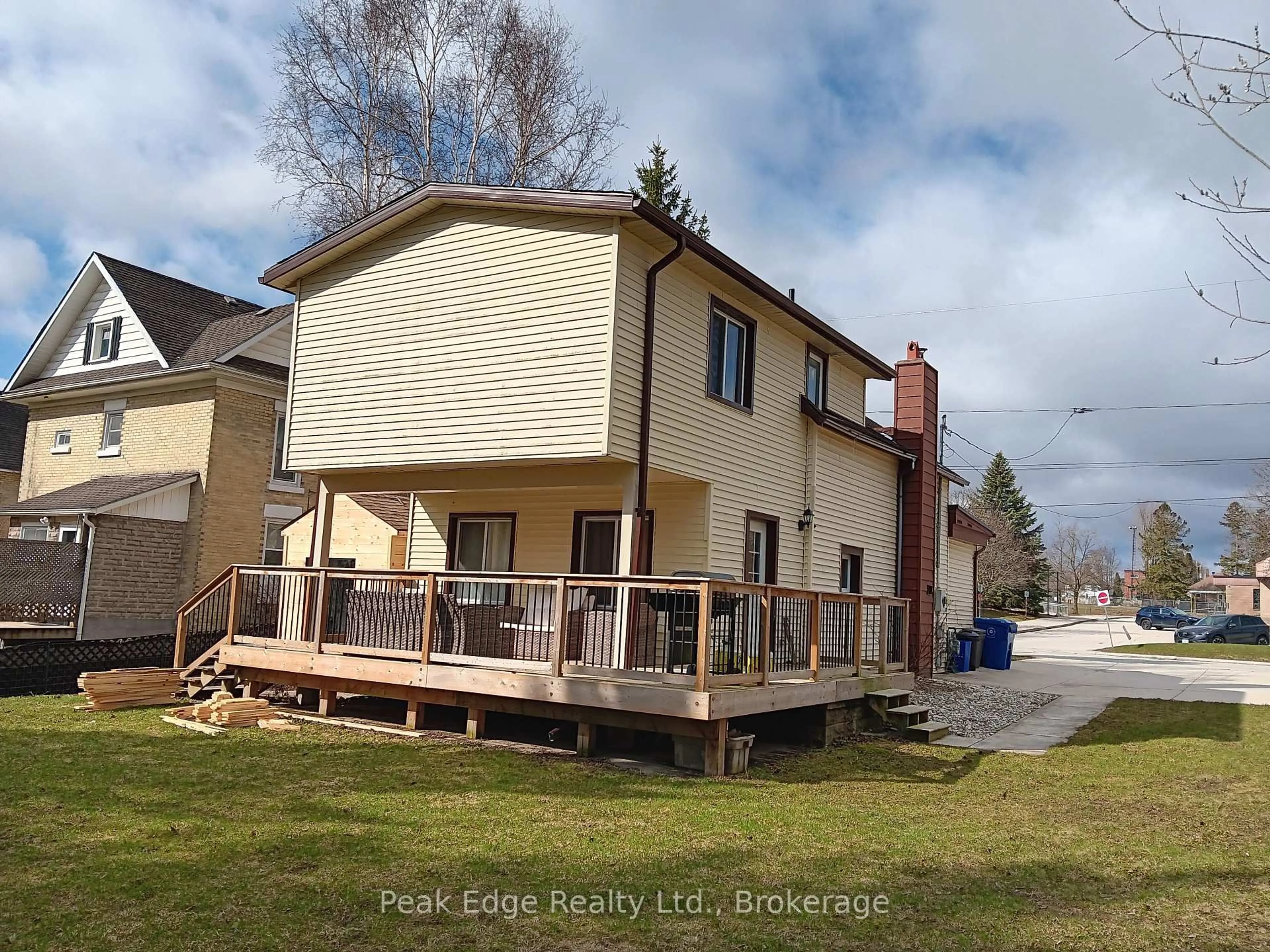 Unknown for 343 10th Ave, Hanover Ontario N4N 2N4