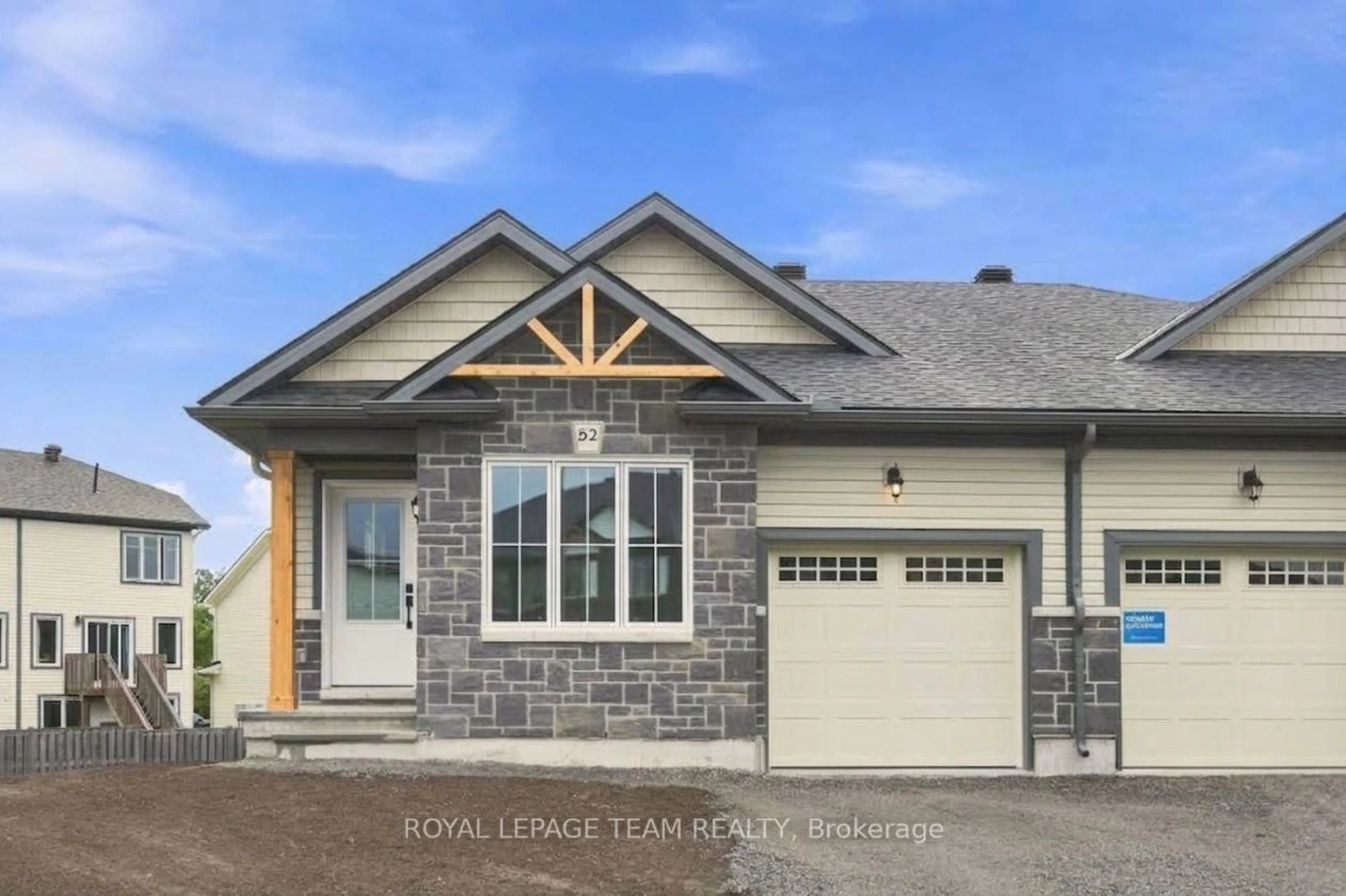 Home with vinyl exterior material, street for 52 Whitcomb Cres, Smiths Falls Ontario K7A 0C2