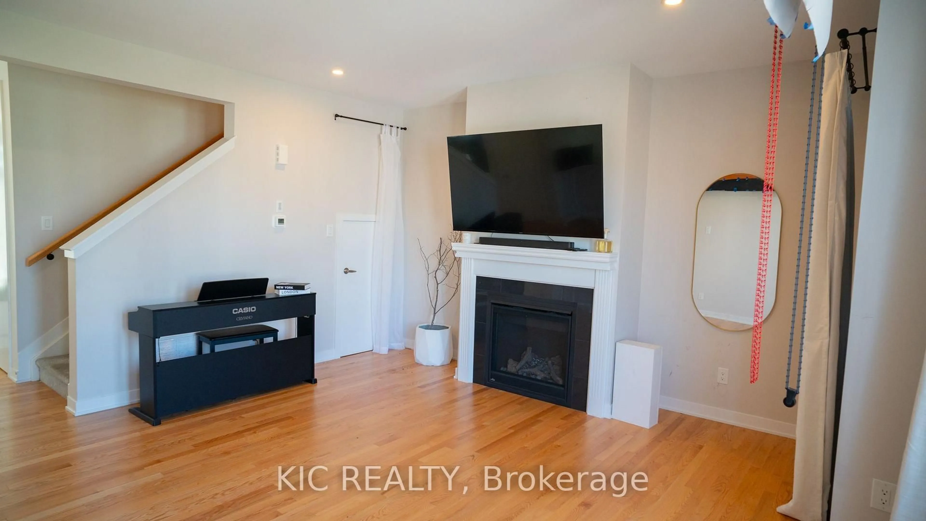 A pic of a room for 352 Appalachian Circ, Ottawa Ontario K2J 6X3