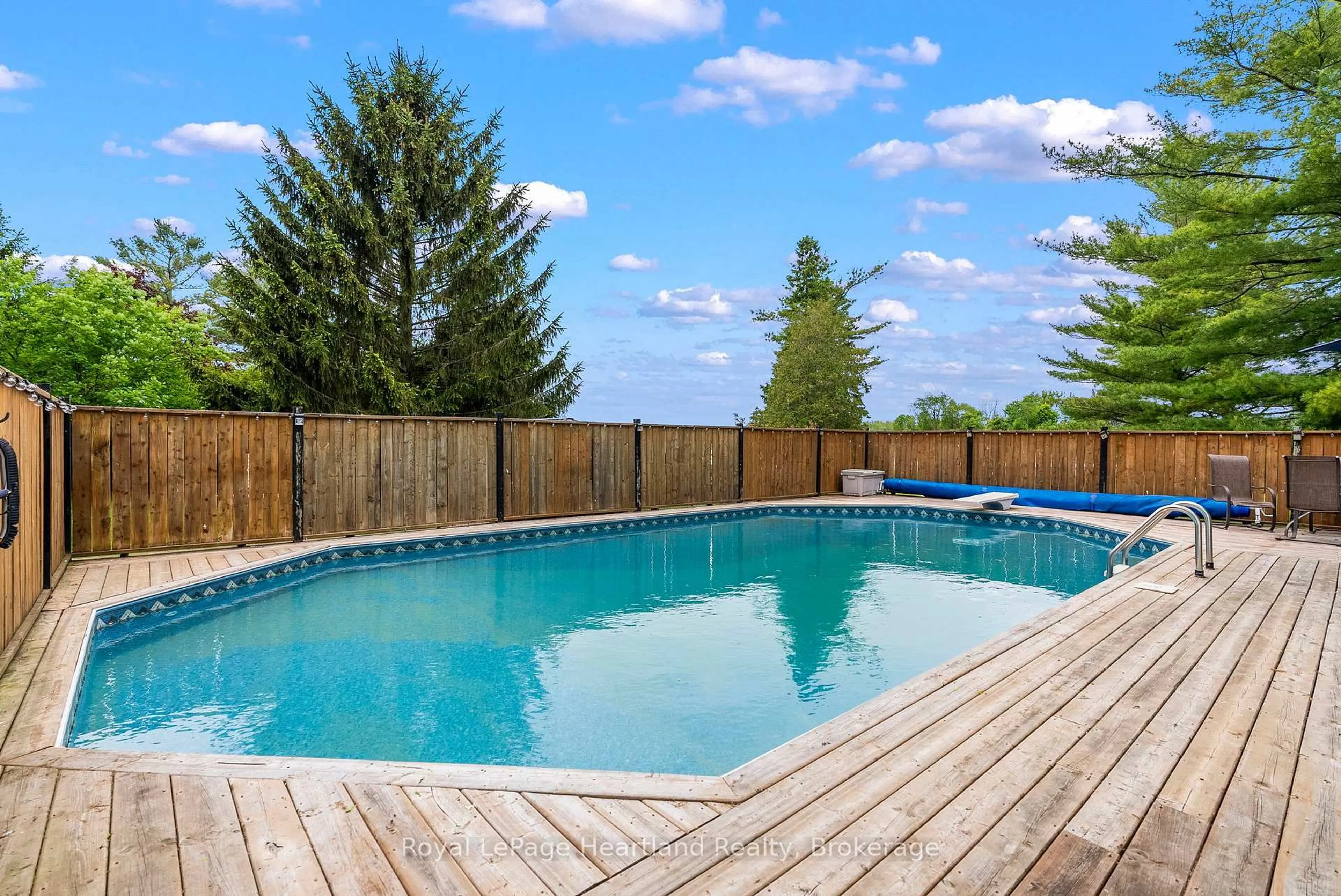 Pool for 1047 GIBSON St, Howick Ontario N0G 2X0