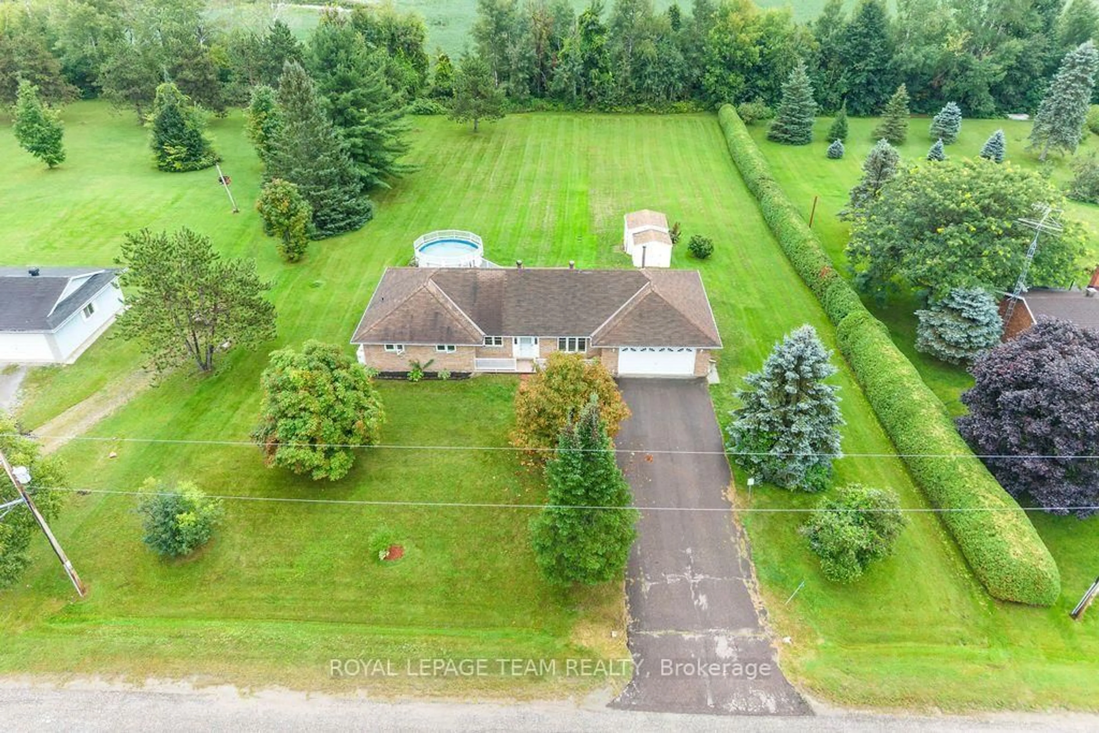 A pic from outside/outdoor area/front of a property/back of a property/a pic from drone, unknown for 13 Springfield Dr, Cobden Ontario K0J 1K0