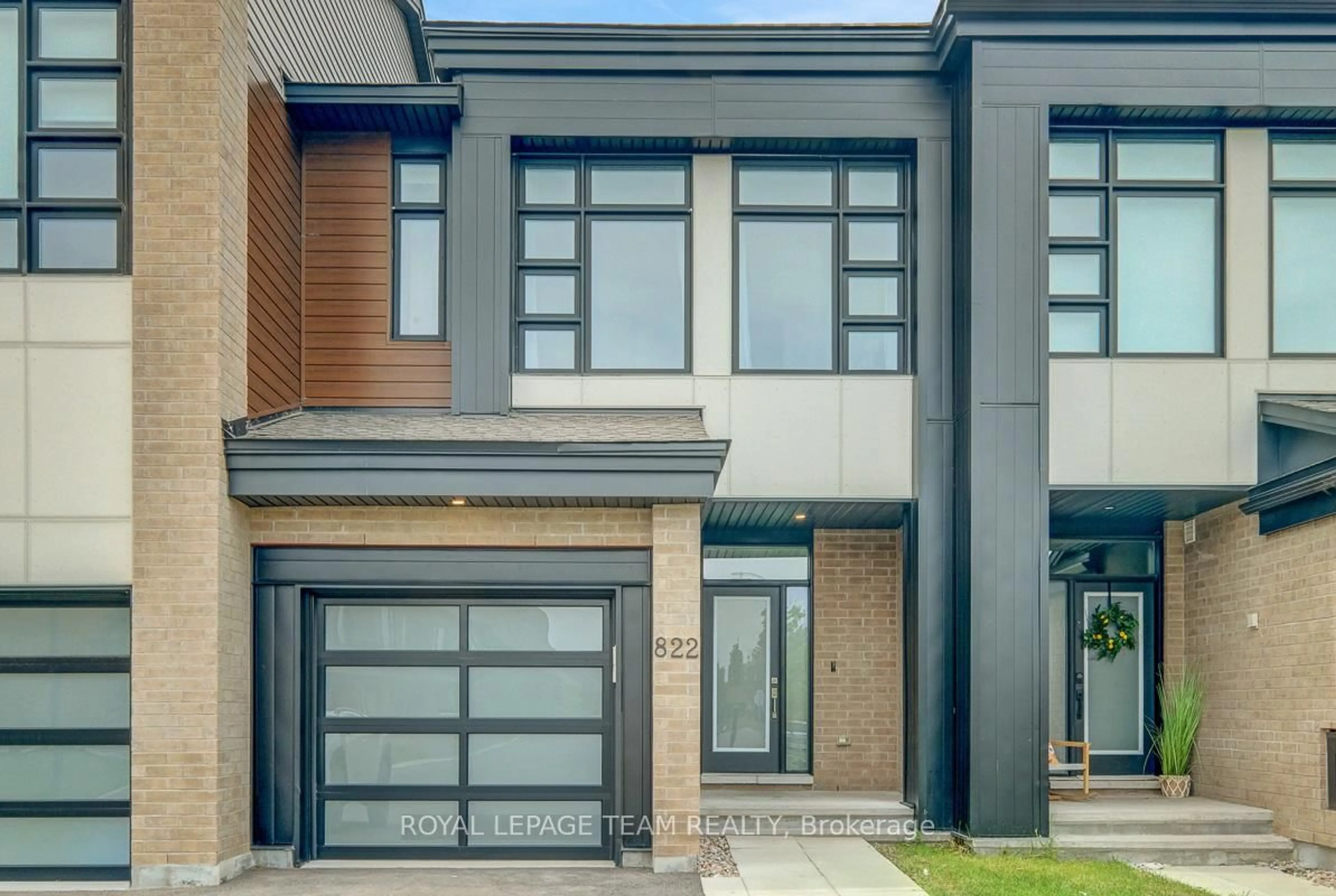 Home with brick exterior material, street for 822 Chipping Circ, Ottawa Ontario K4M 0E7