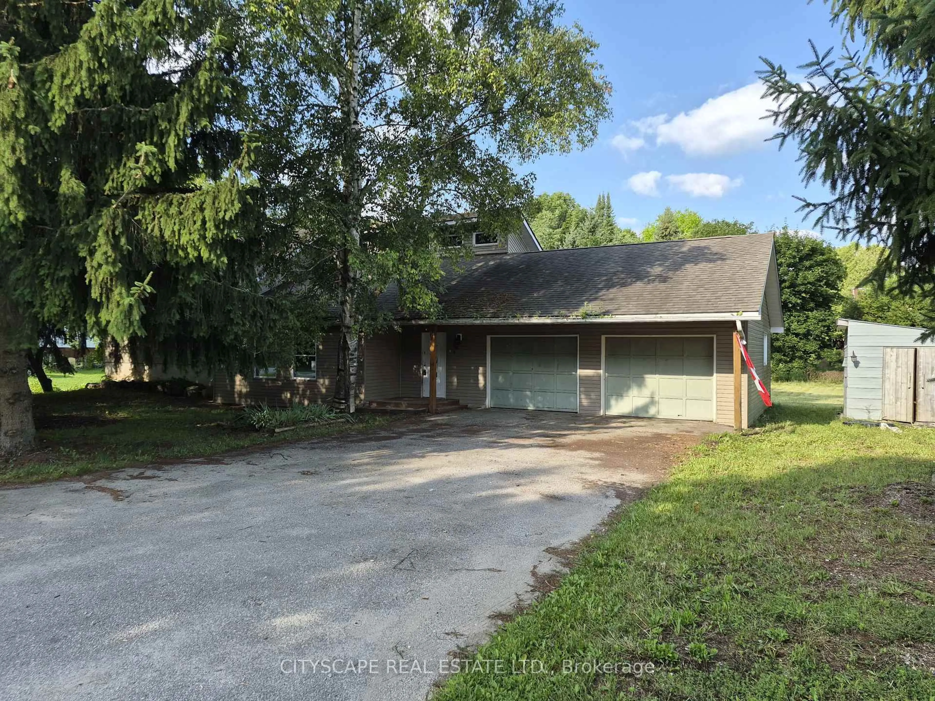 A pic from outside/outdoor area/front of a property/back of a property/a pic from drone, street for 108 Gordon St, Chatsworth Ontario N0H 2V0