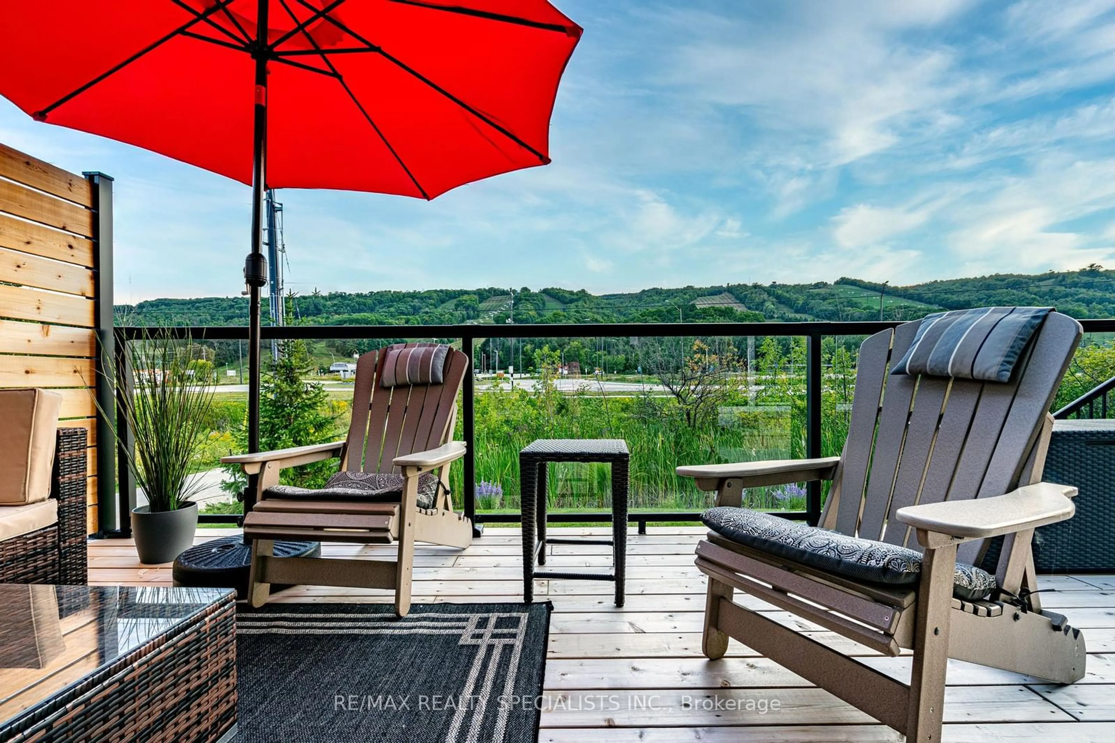 Patio, water/lake/river/ocean view for 190 Courtland St, Blue Mountains Ontario L9Y 4E4