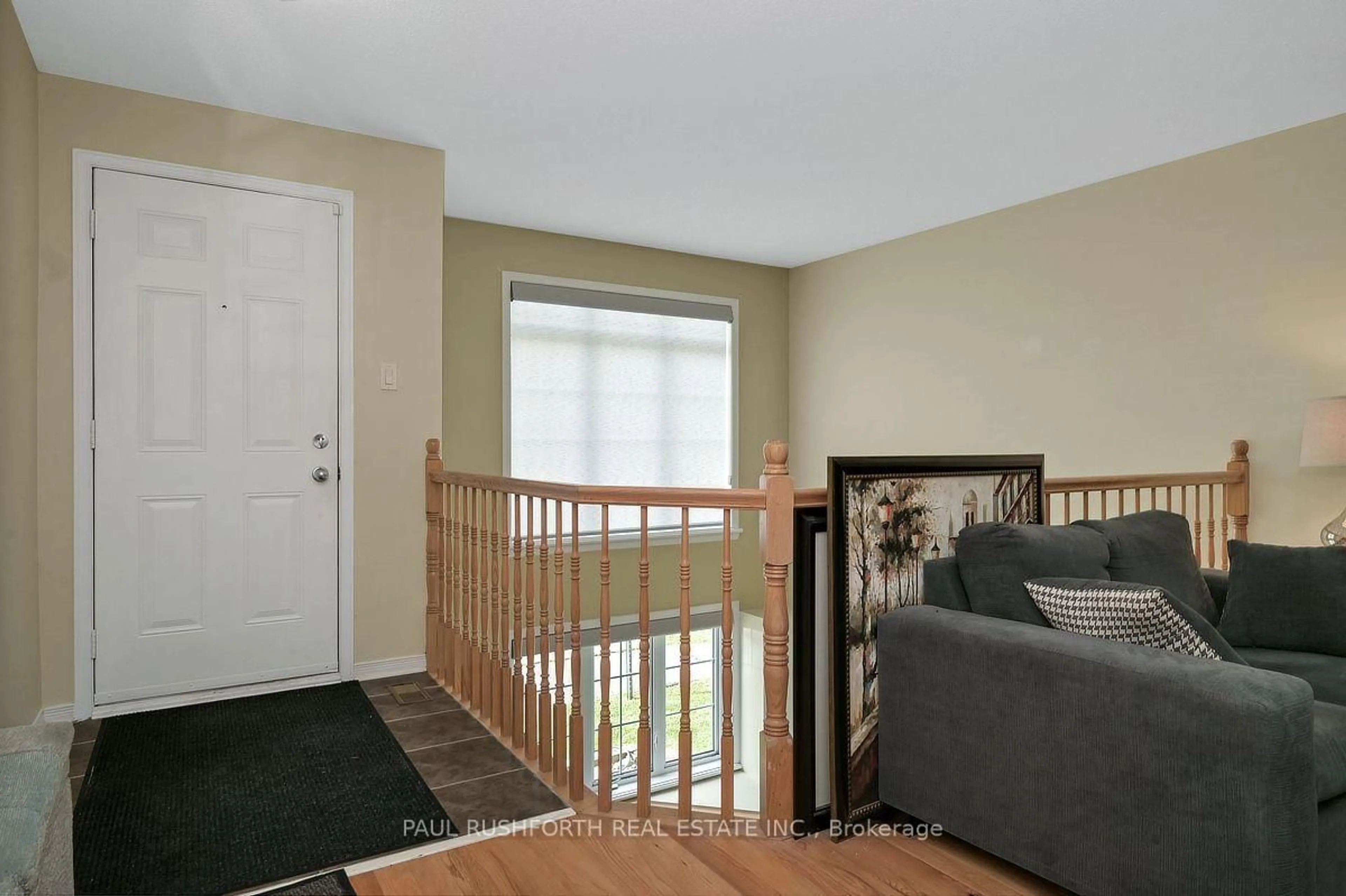 Indoor entryway for 70 Edenvale Dr #176, Ottawa Ontario K2K 3N6