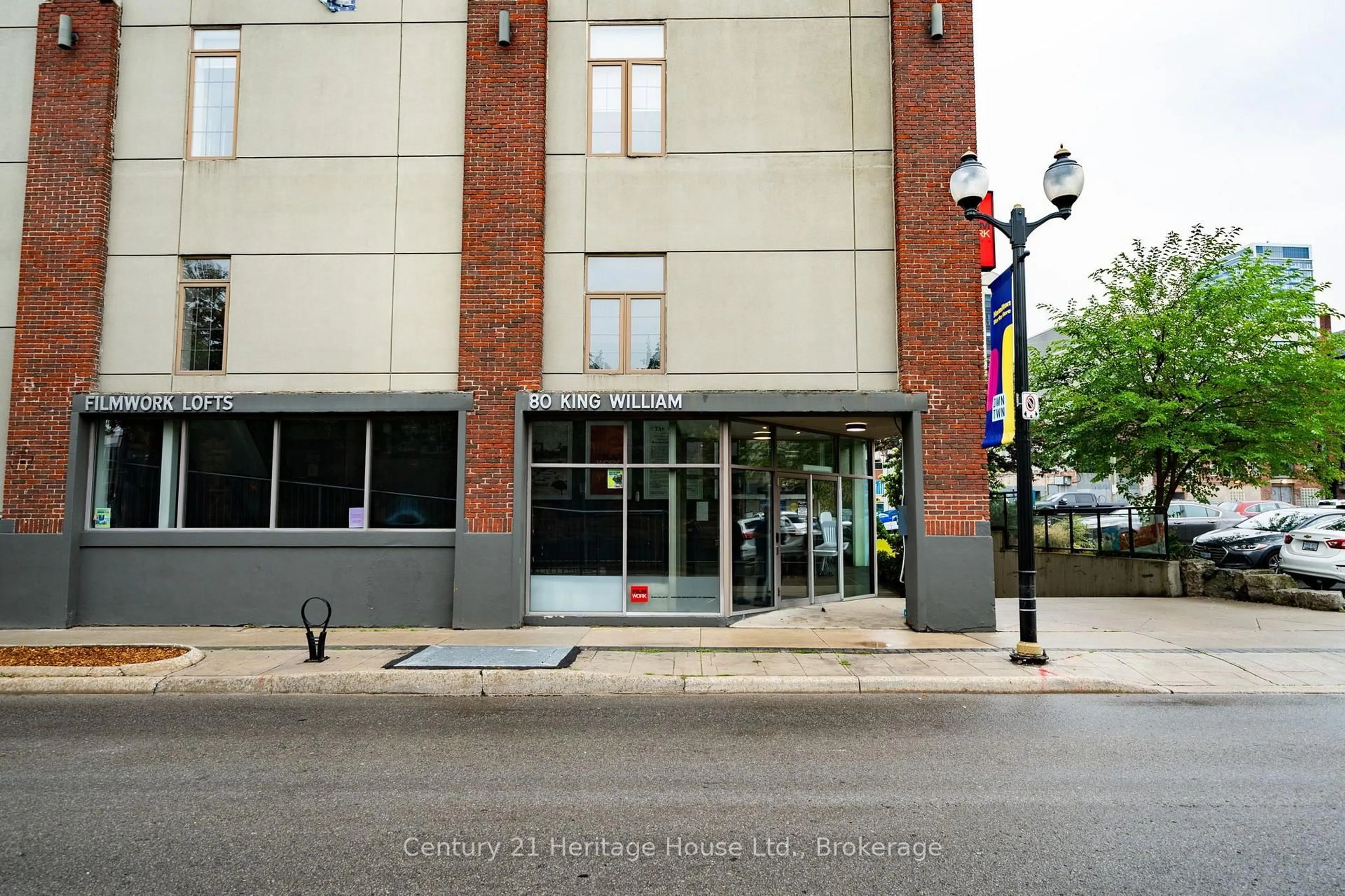 Indoor foyer for 80 King William St #314, Hamilton Ontario L8R 0A1