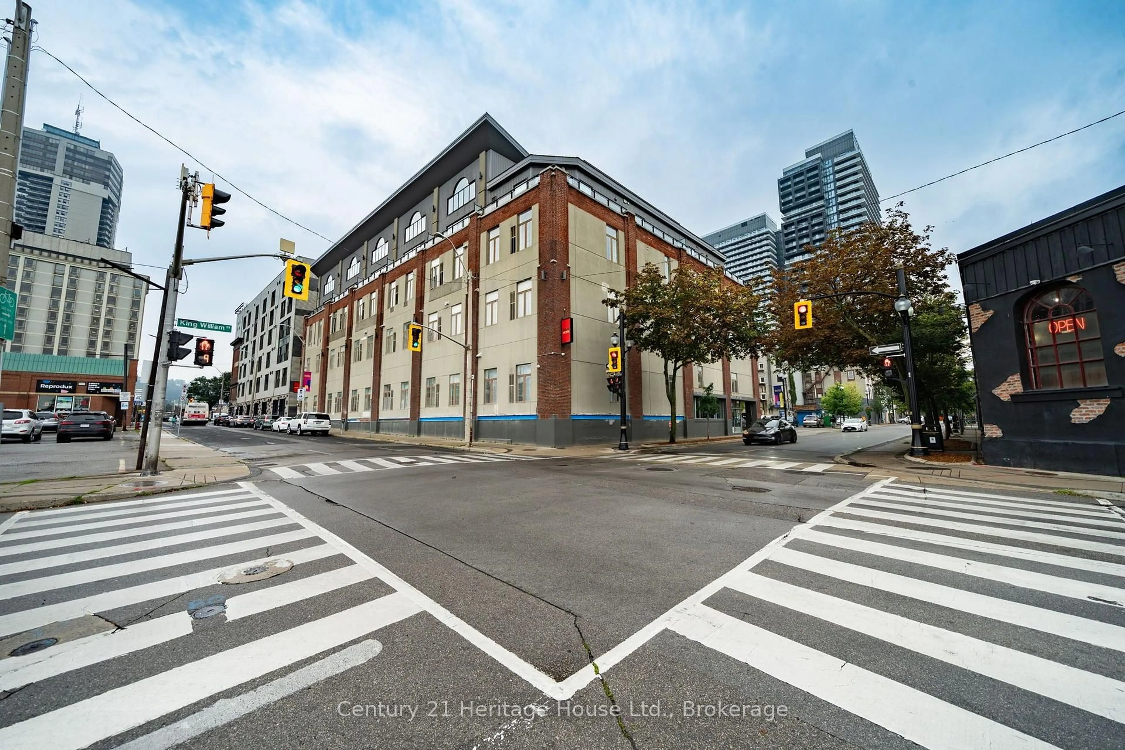Blurry image for 80 King William St #314, Hamilton Ontario L8R 0A1