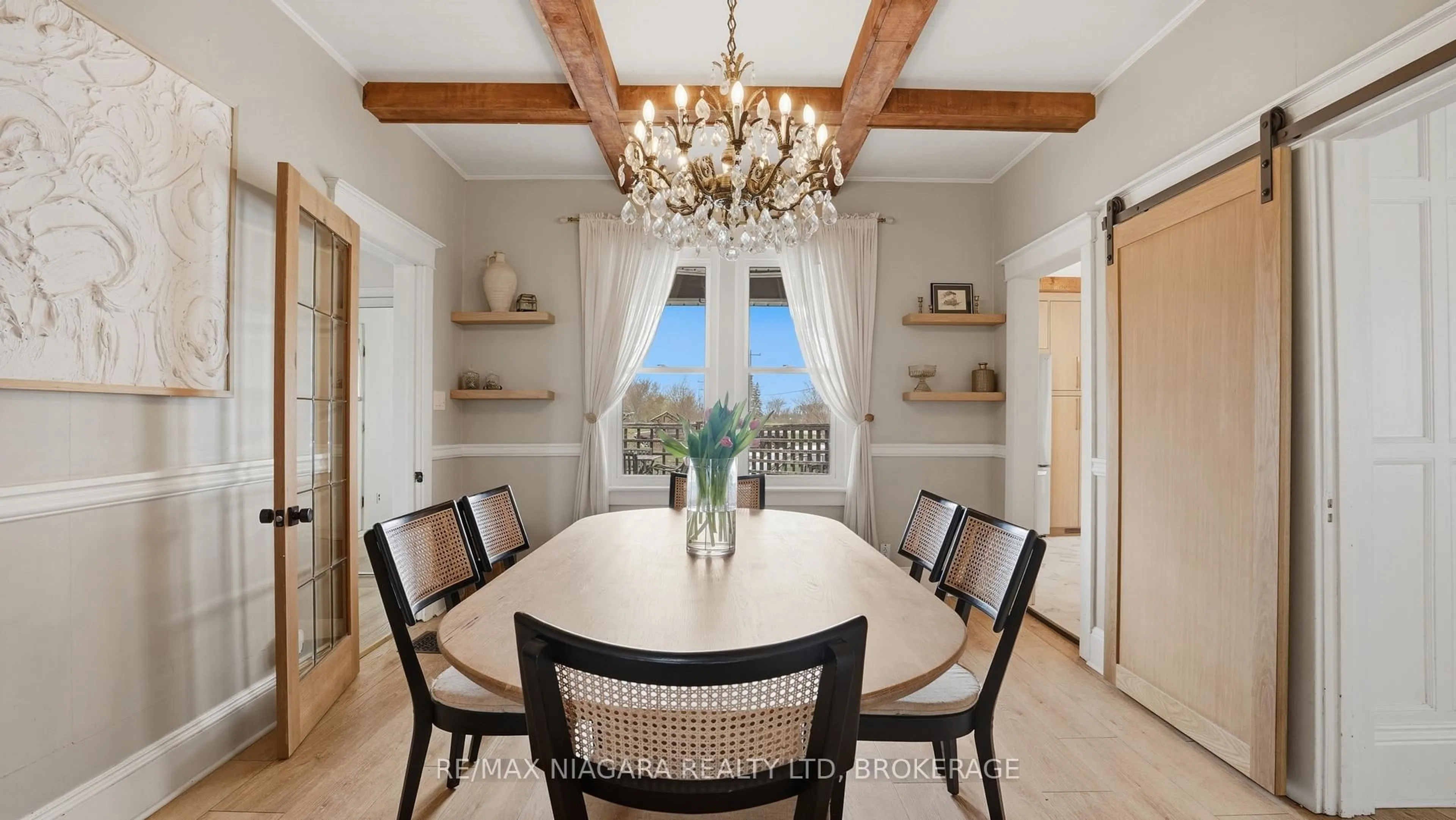 Dining room, ceramic/tile floor for 106 Colborne St, Welland Ontario L3B 3P1