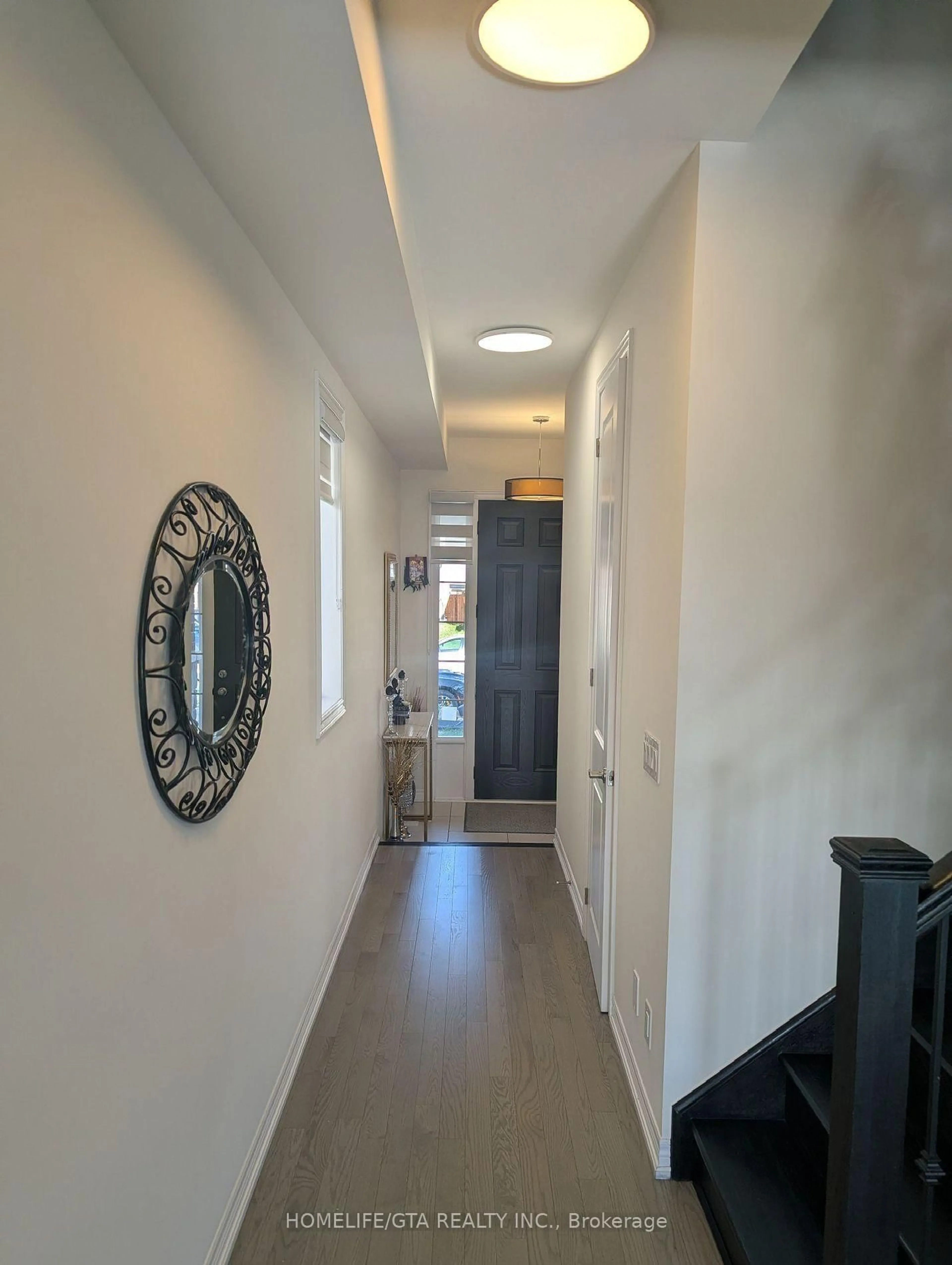 Indoor foyer for 264 Broadacre Dr, Kitchener Ontario N2R 0S6