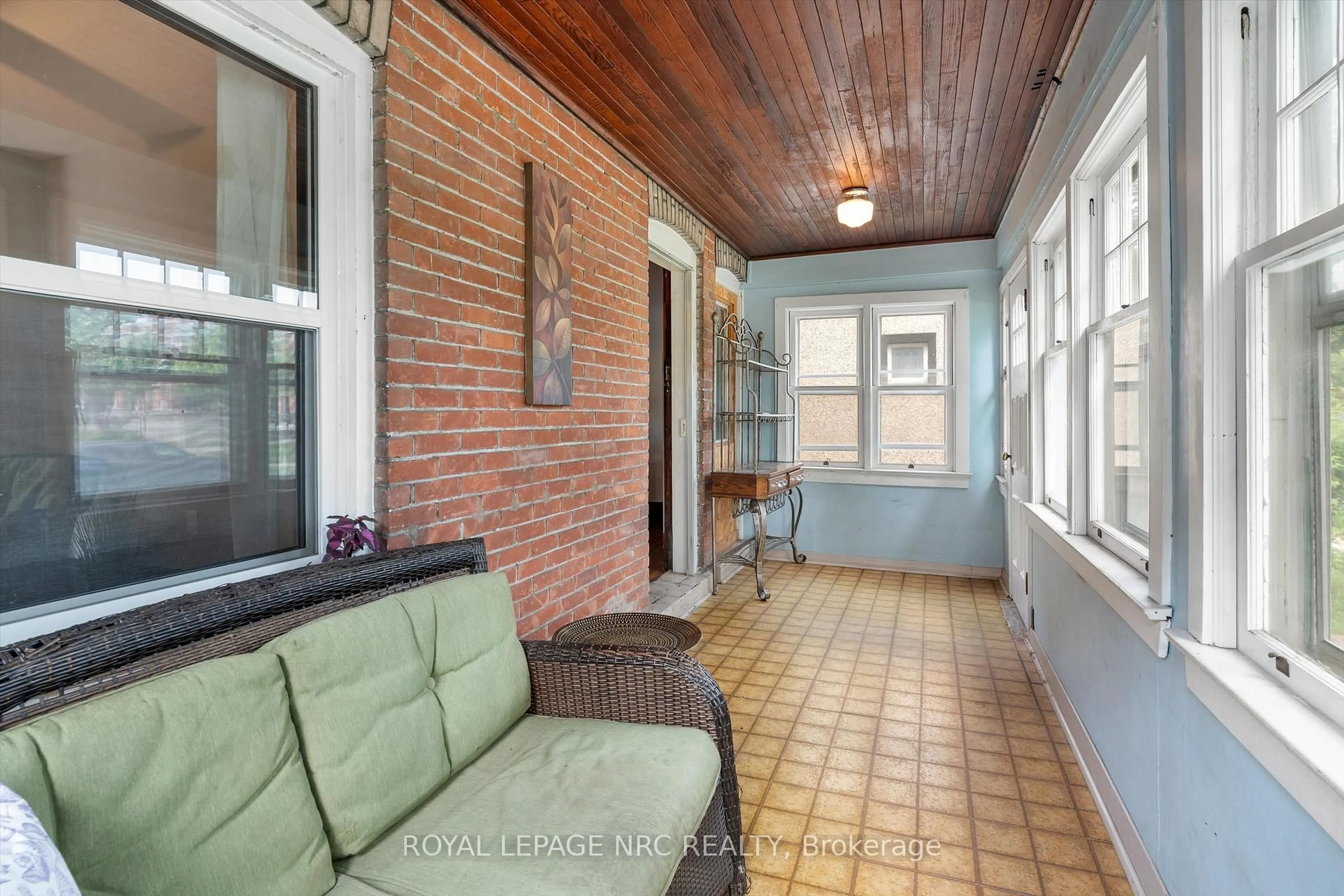 Unknown for 167 Pleasant Ave, St. Catharines Ontario L2R 1Y6