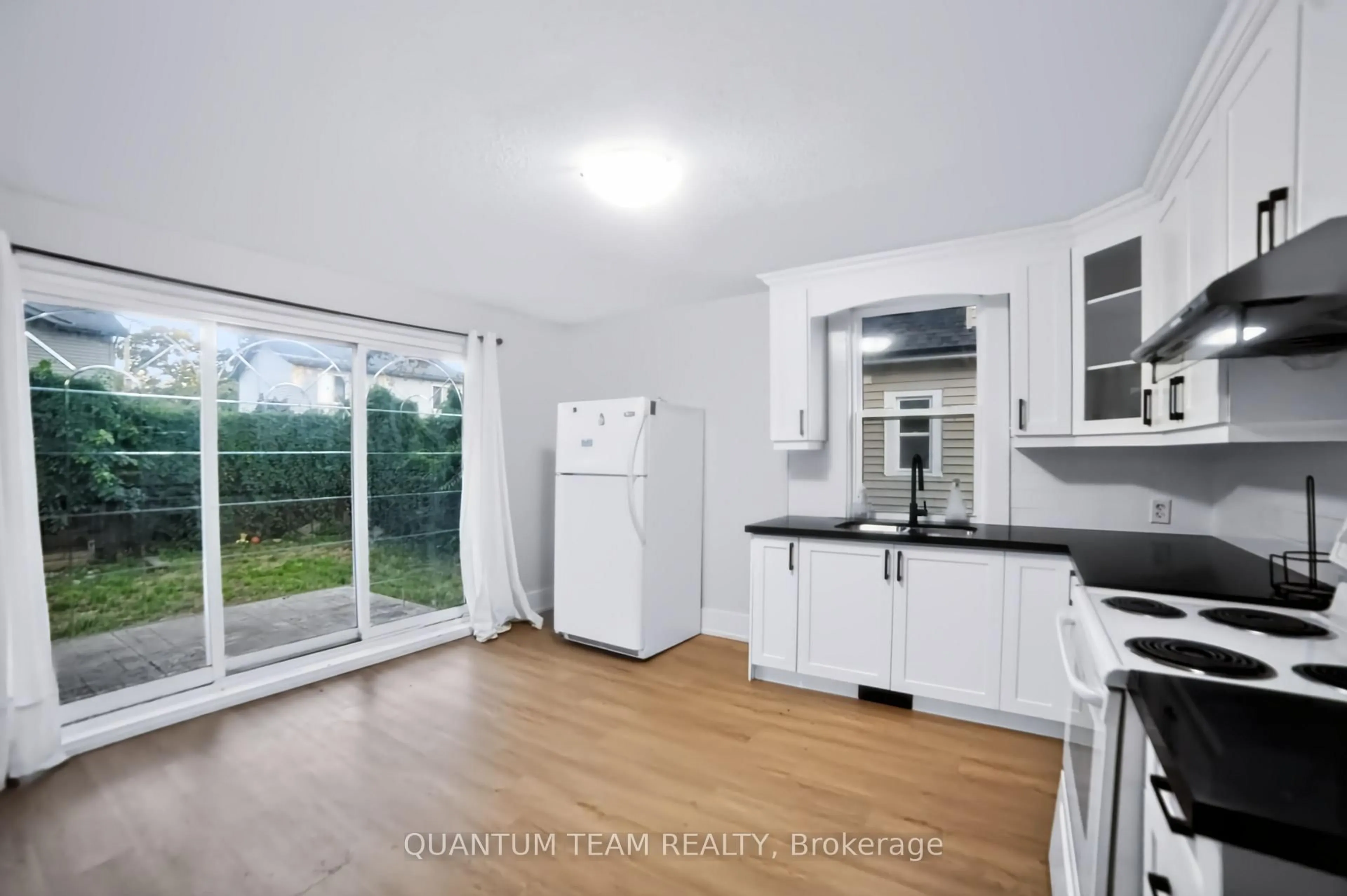 Unknown for 18 Ormonde Ave, St. Catharines Ontario L2M 5P2