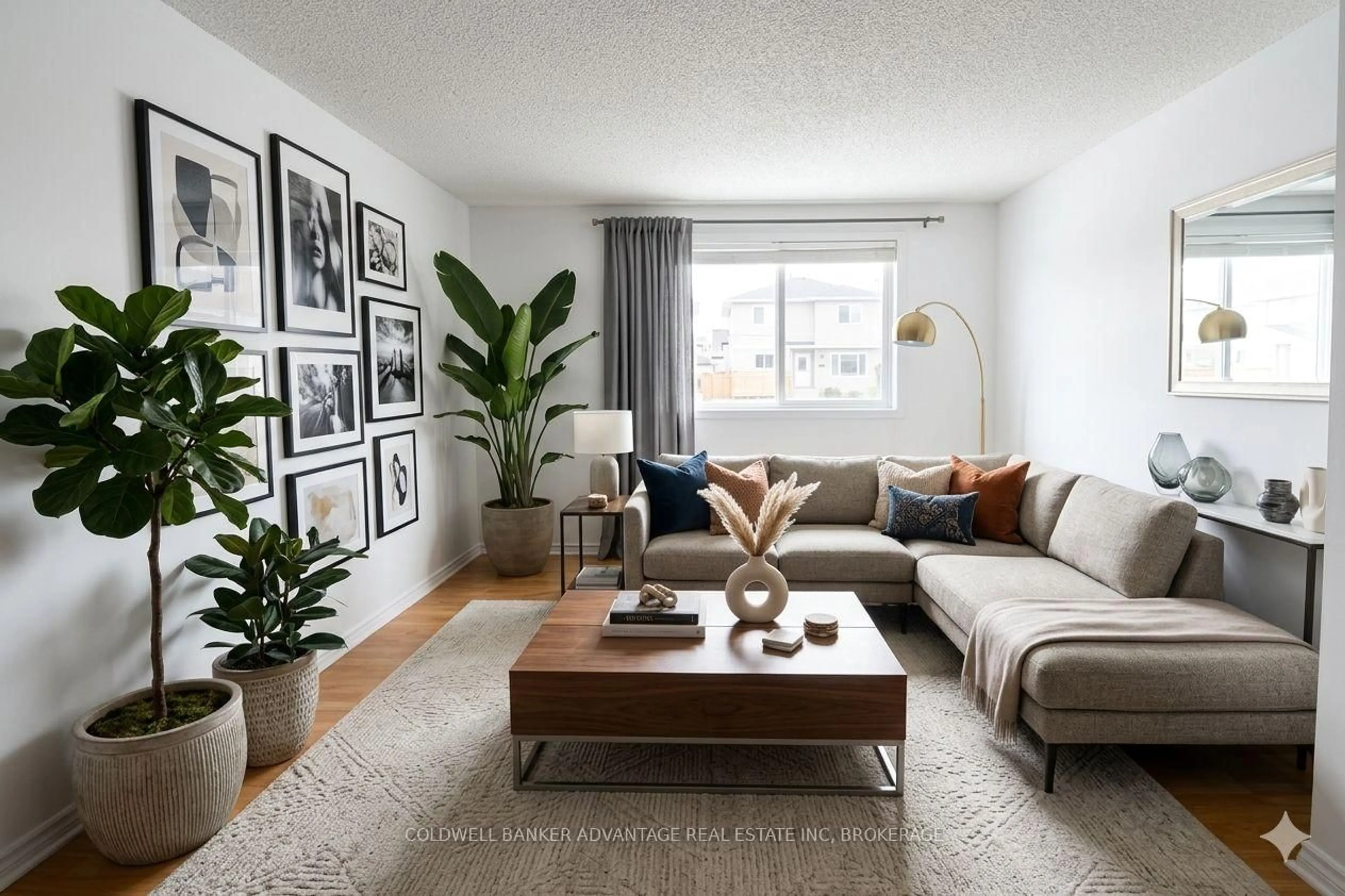 Living room with furniture, unknown for 4692 CRYSLER Ave #102, Niagara Falls Ontario L2E 3V8