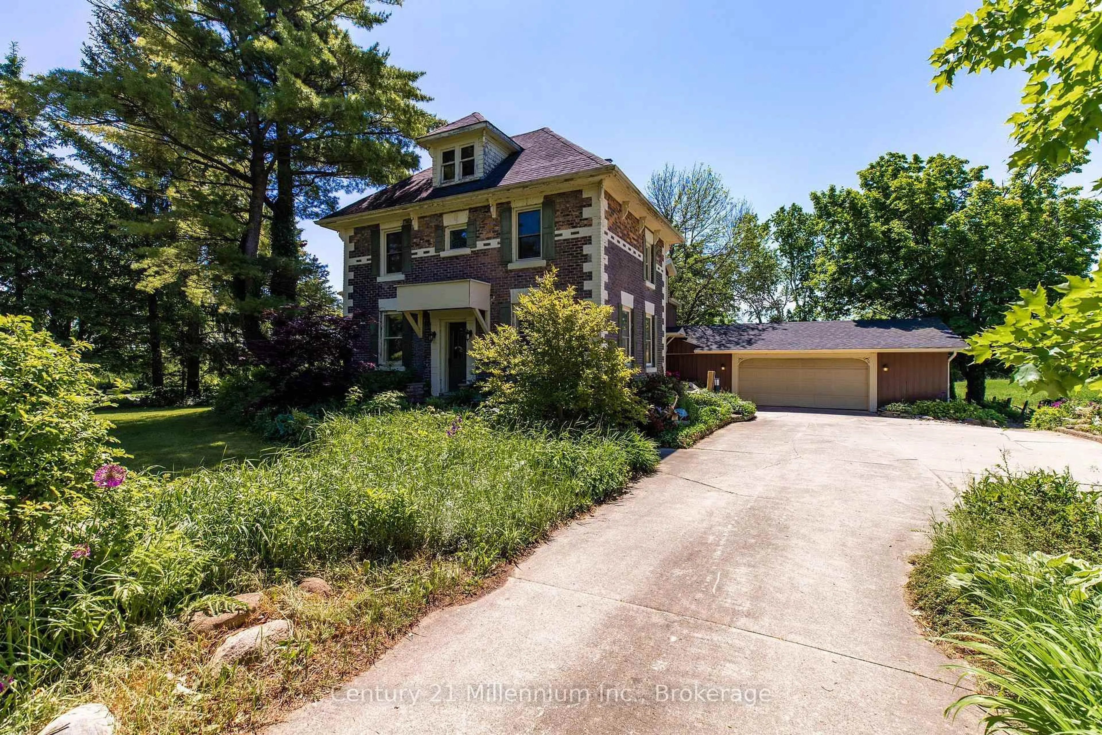 A pic from outside/outdoor area/front of a property/back of a property/a pic from drone, street for 101774 Grey 5 Rd, Georgian Bluffs Ontario N4K 5N5