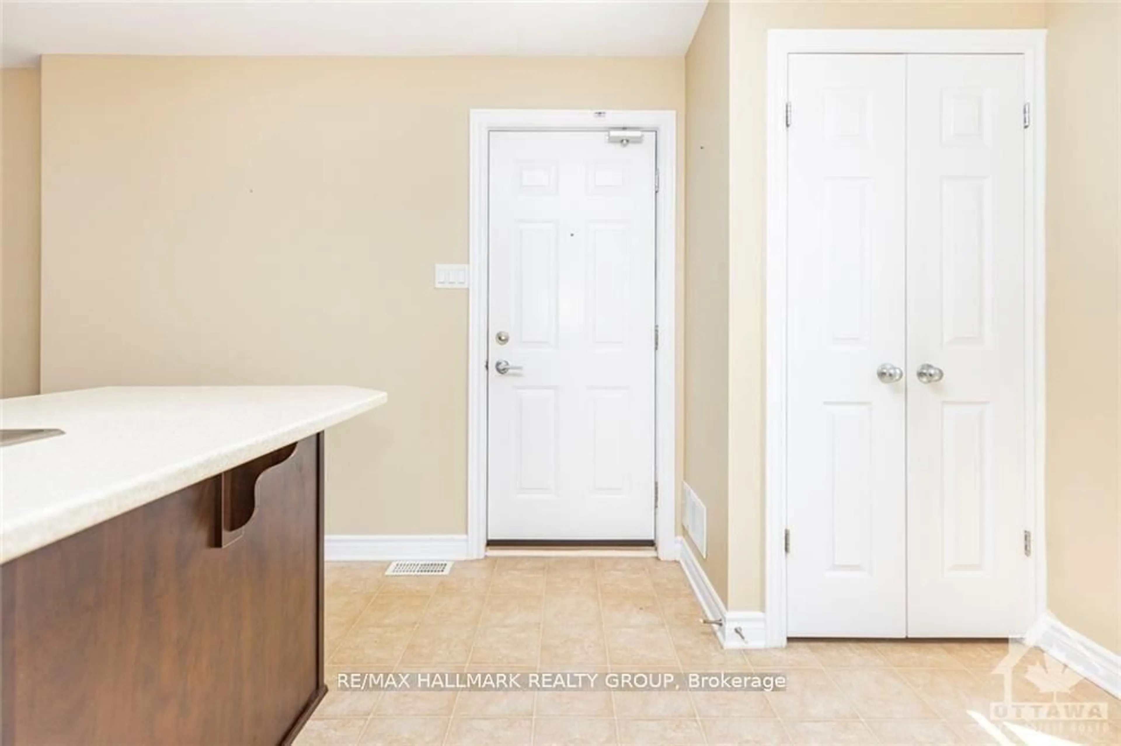 Unknown for 1124 Docteur Corbeil Blvd #5, Clarence-Rockland Ontario K4K 0G9