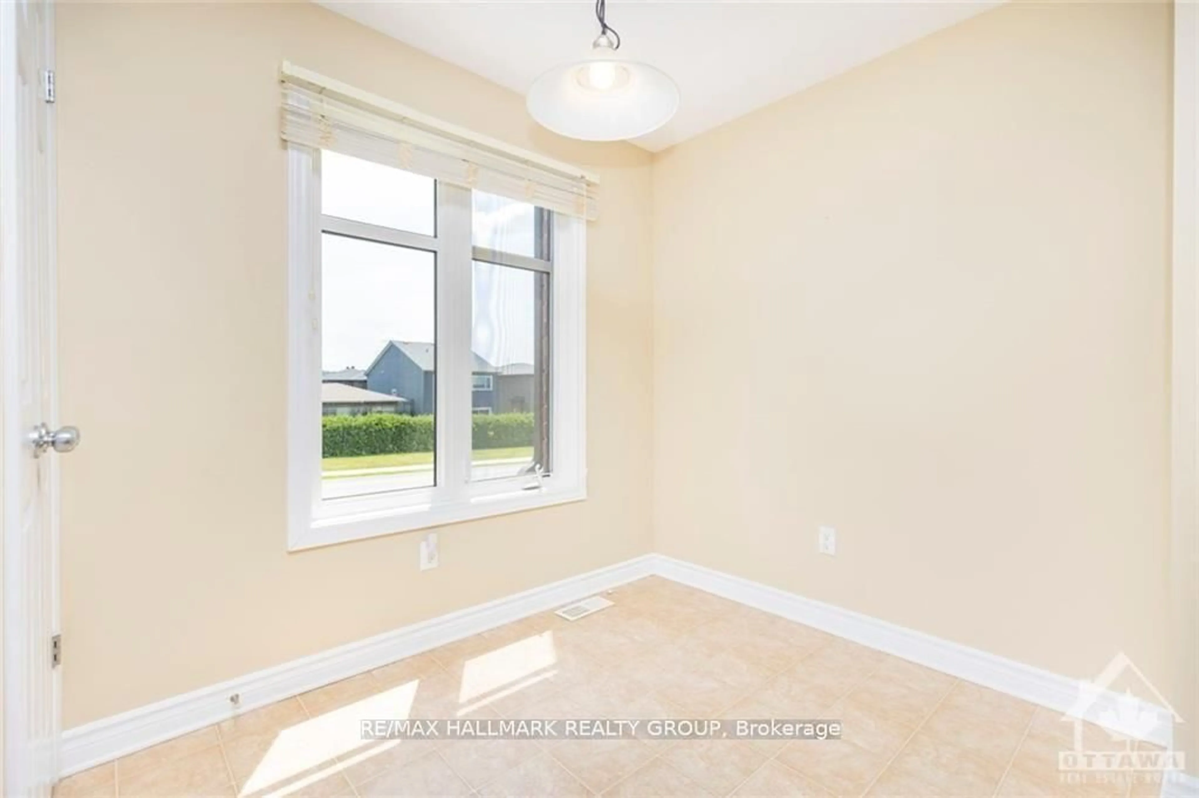 A pic of a room for 1124 Docteur Corbeil Blvd #5, Clarence-Rockland Ontario K4K 0G9