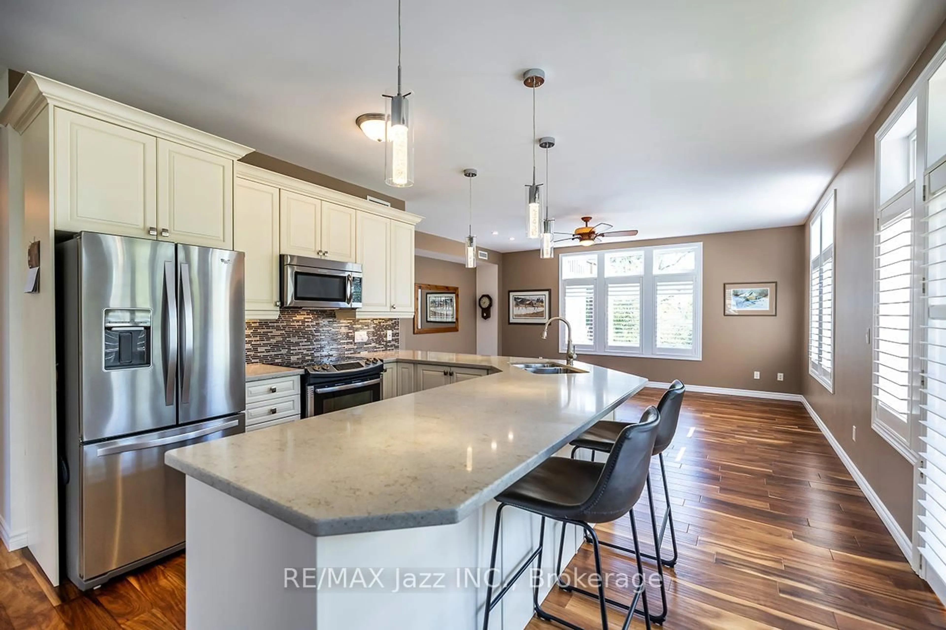 Open concept kitchen, unknown for 29 Lakewood Cres #111, Kawartha Lakes Ontario K0M 1A0