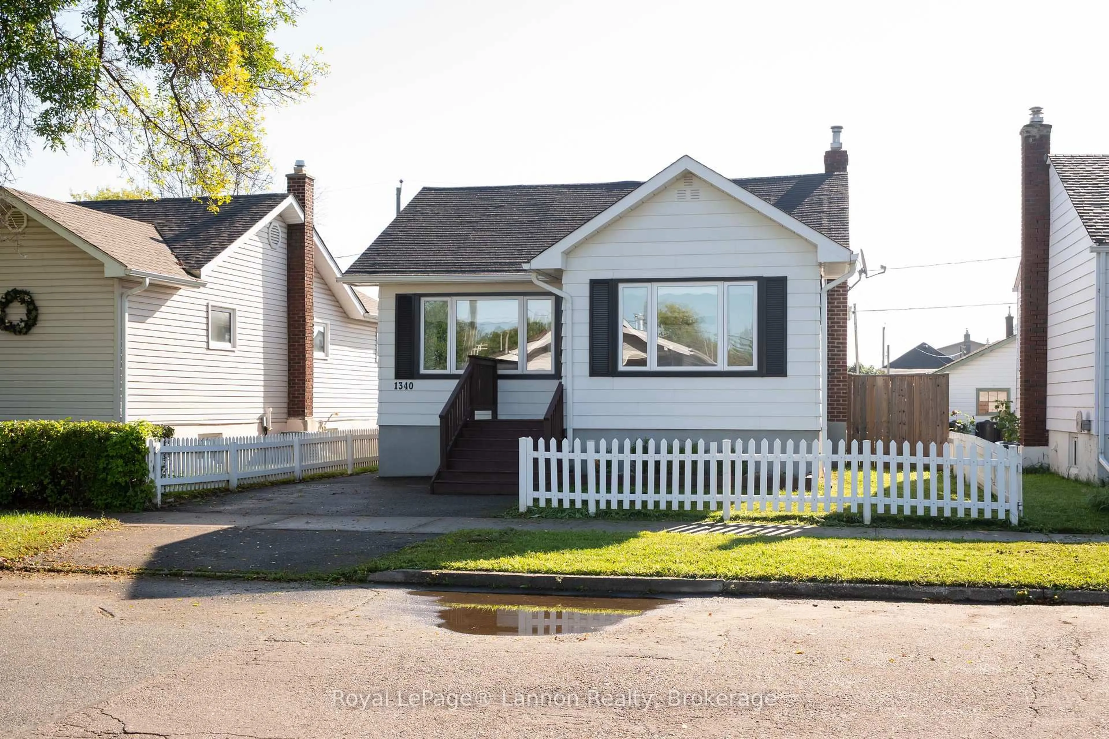 Home with vinyl exterior material, street for 1340 Stanley Ave, Thunder Bay Ontario P7E 3G8