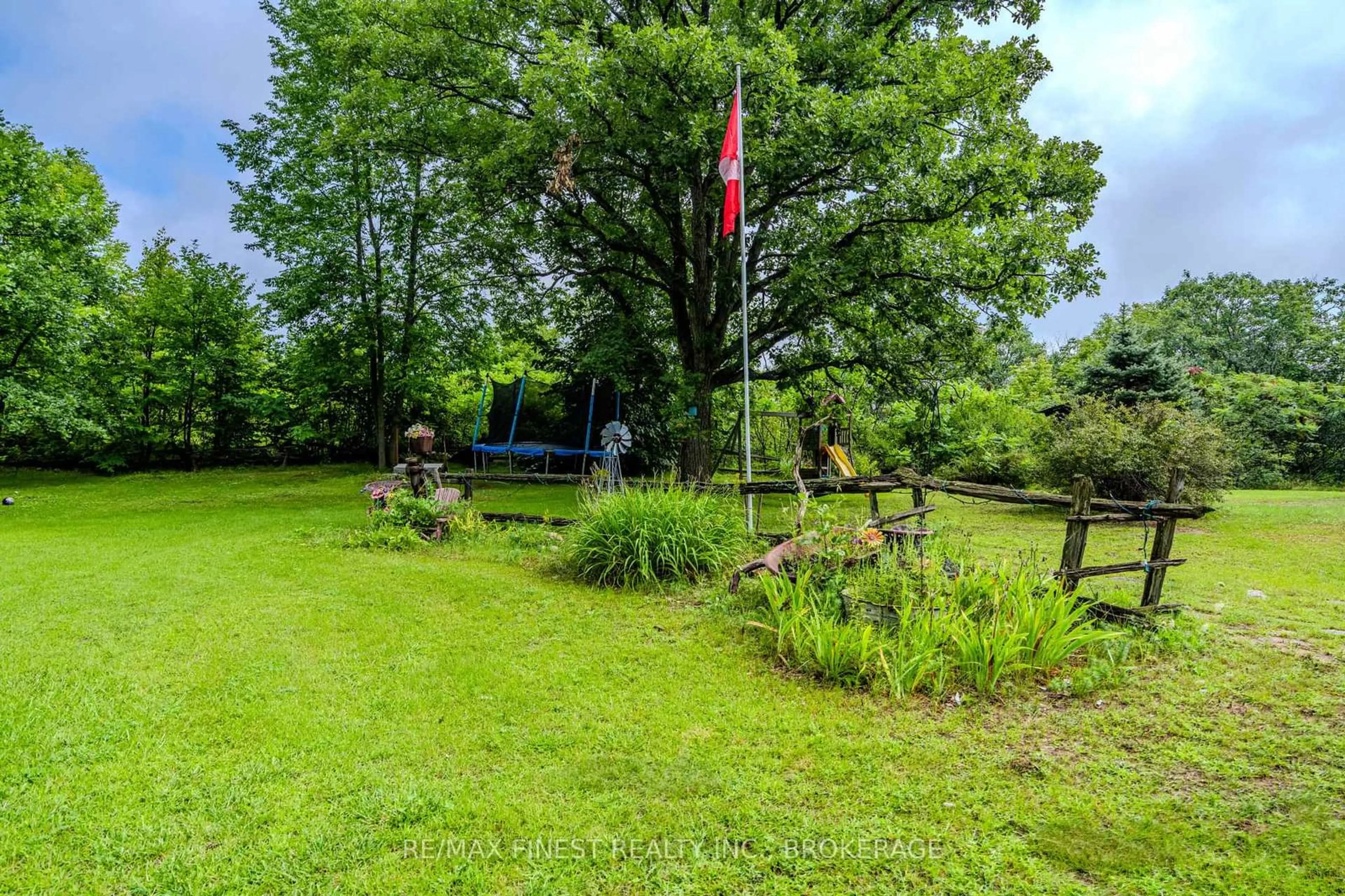 Patio, unknown for 1041 Tryon Rd, Sharbot Lake Ontario K0H 2P0