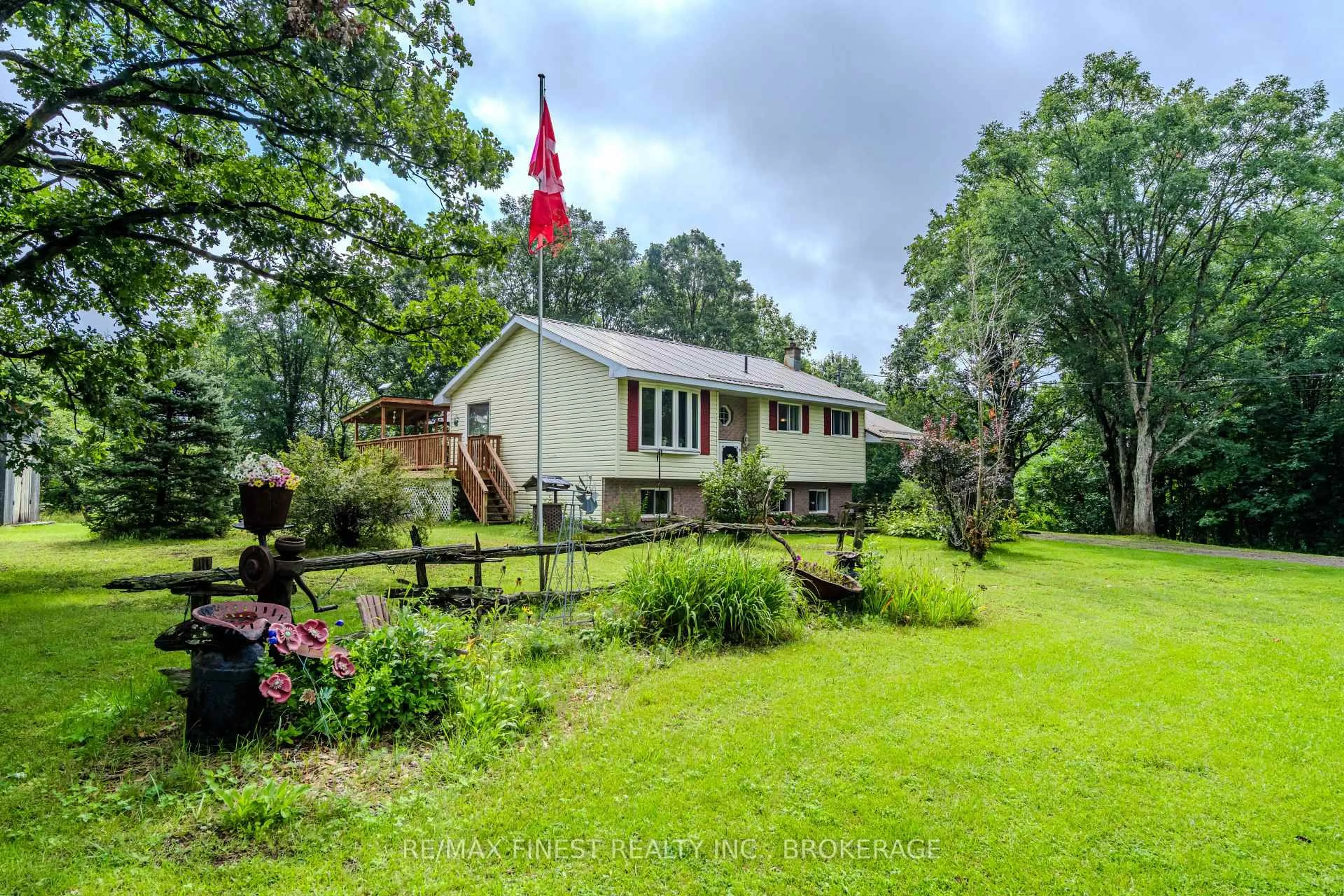 A pic from outside/outdoor area/front of a property/back of a property/a pic from drone, unknown for 1041 Tryon Rd, Sharbot Lake Ontario K0H 2P0