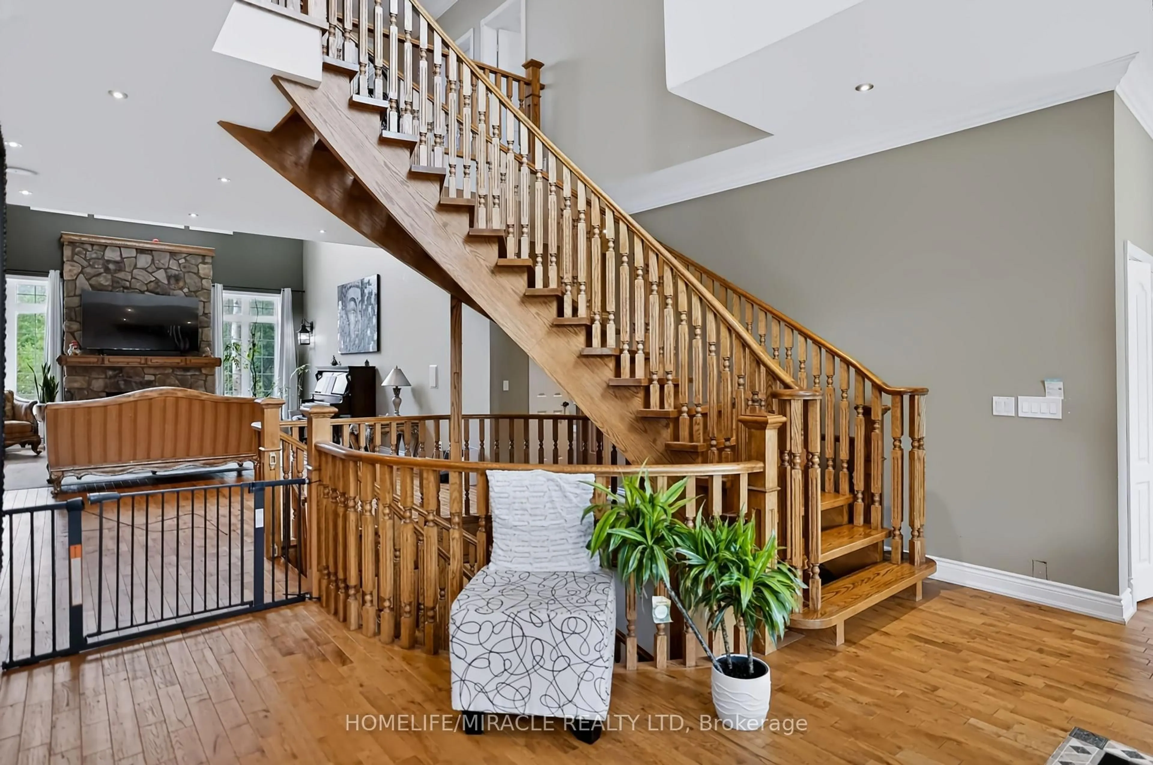 Stairs for 345305 15th Side Rd, Amaranth Ontario L9W 3W2