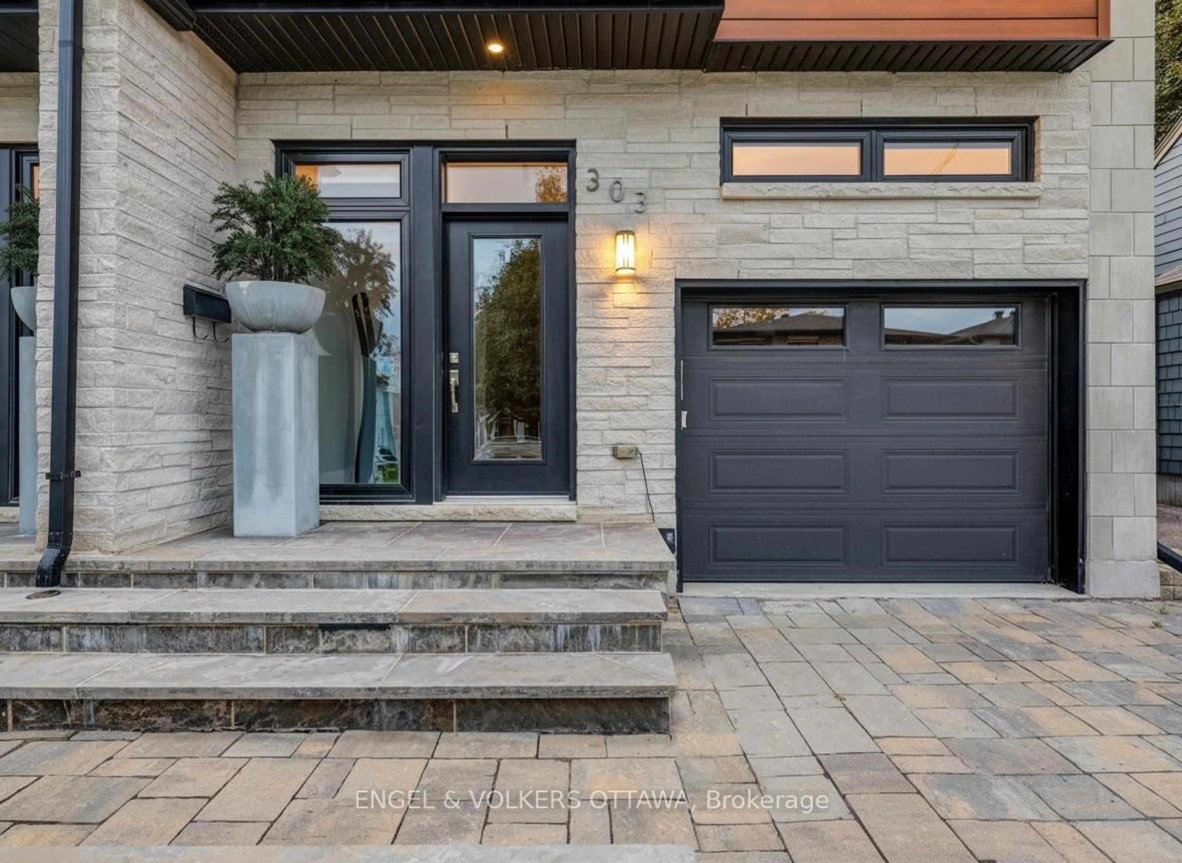 Unknown for 303 Westhill Ave, Ottawa Ontario K1Z 7H7