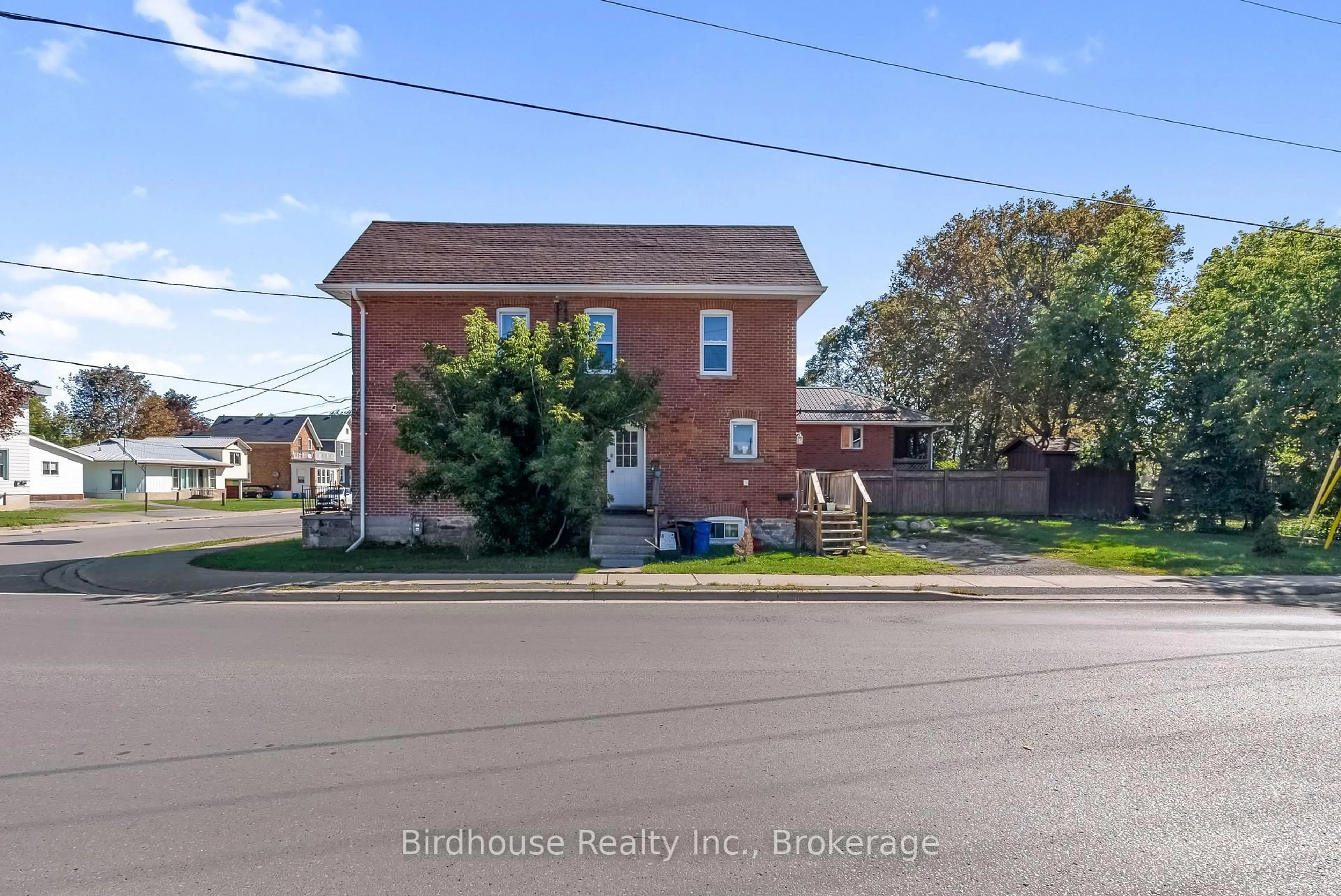 A pic from outside/outdoor area/front of a property/back of a property/a pic from drone, street for 99 Durham St, Kawartha Lakes Ontario K9V 2P8