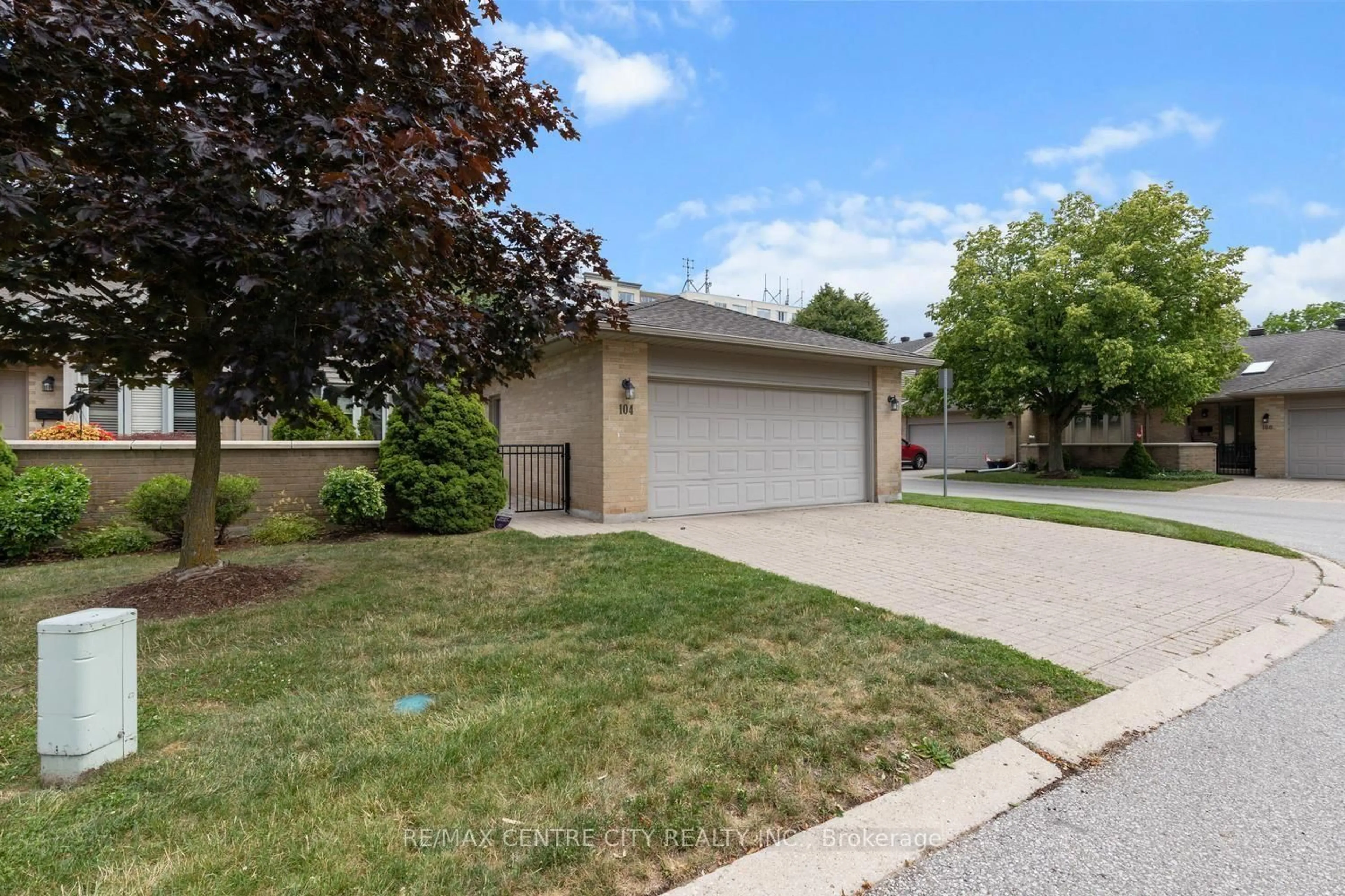 Unknown for 1500 Richmond St #104, London North Ontario N6G 4V1
