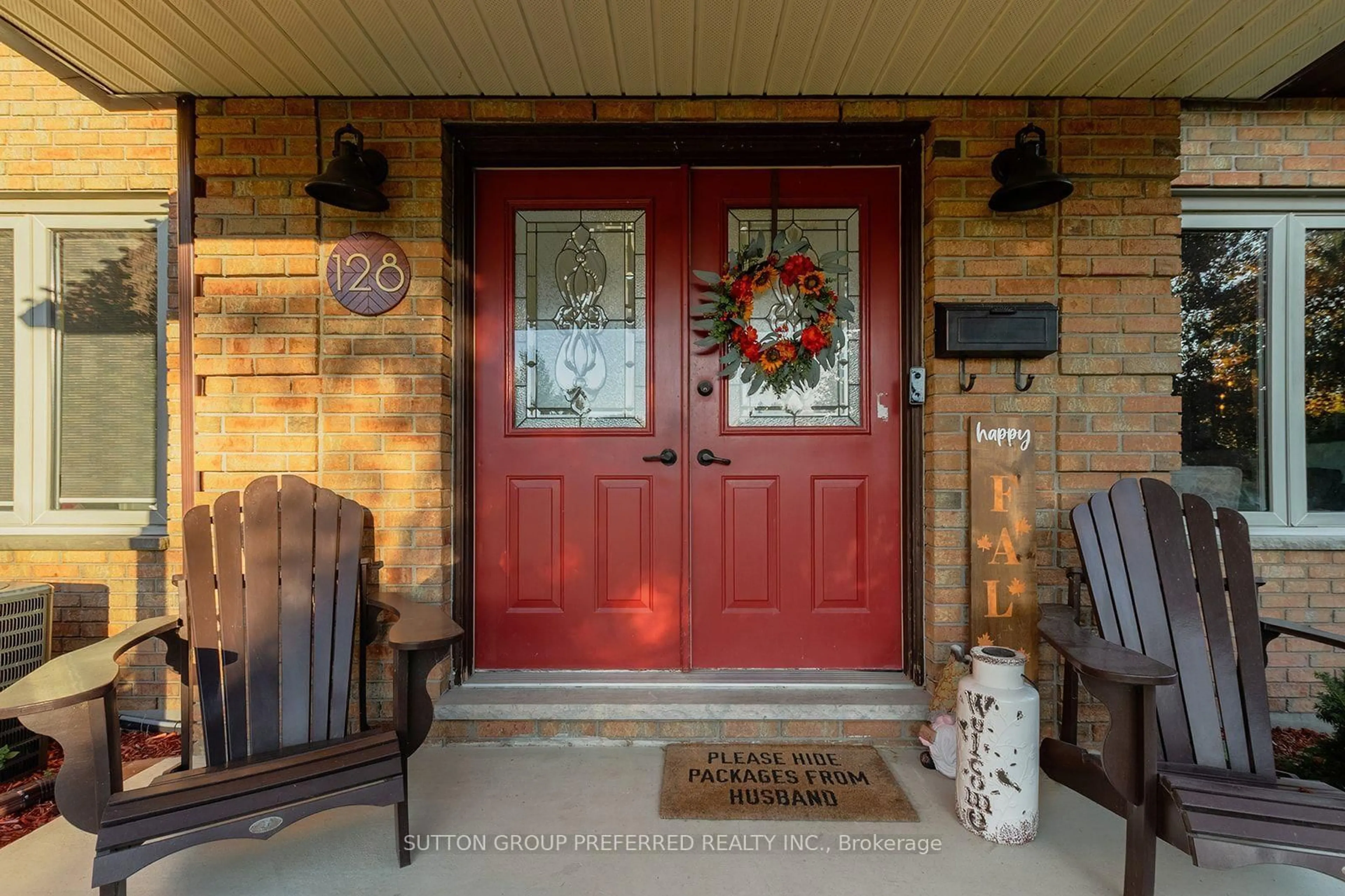 Indoor entryway for 128 Mill Rd, Thames Centre Ontario N0L 1G2