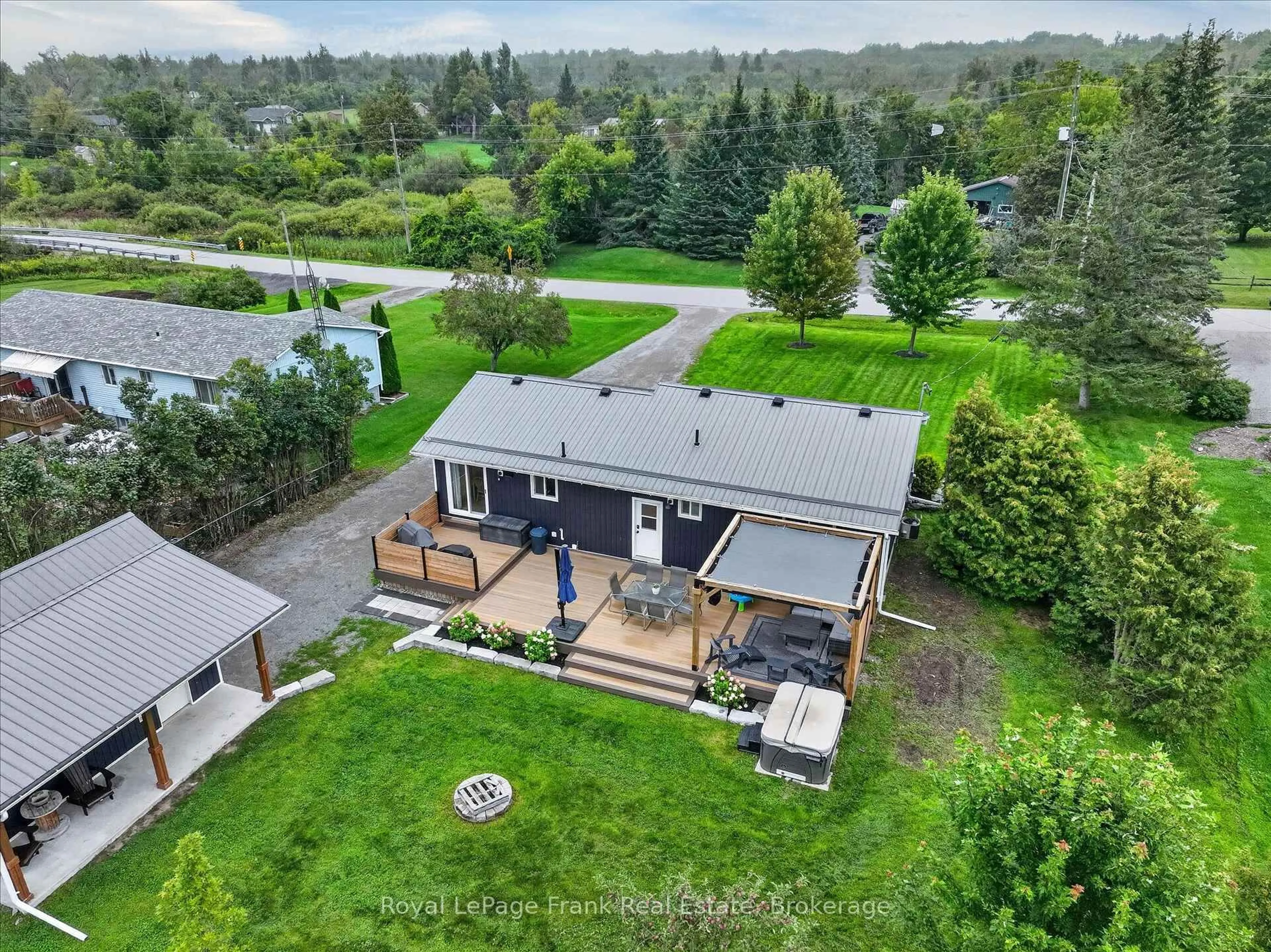 A pic from outside/outdoor area/front of a property/back of a property/a pic from drone, unknown for 71 Queen St, Kawartha Lakes Ontario K0L 2W0