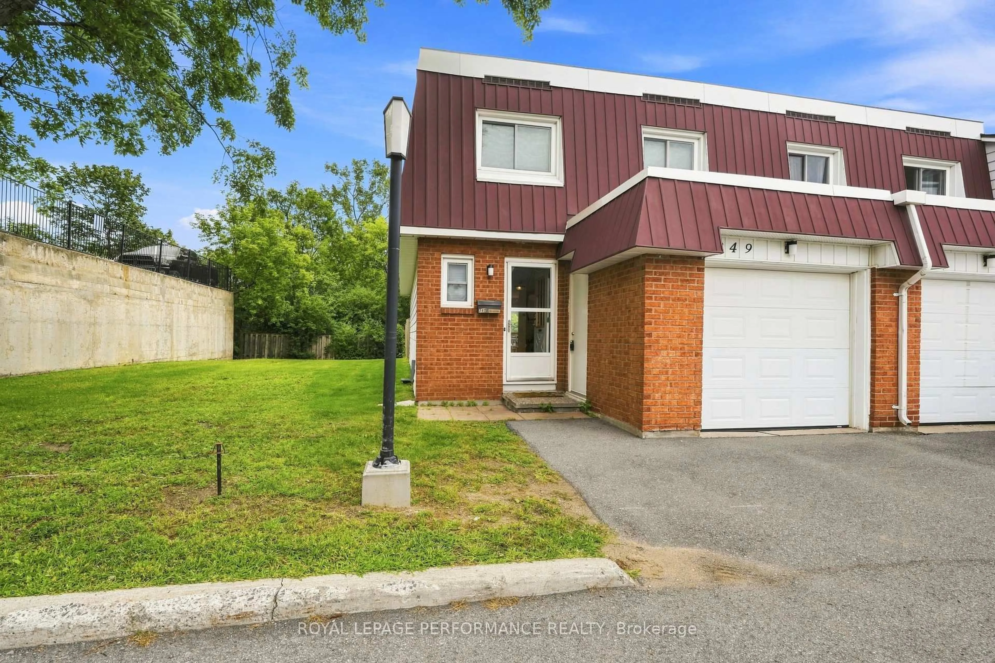 Unknown for 249 Romulus Private #94, Ottawa Ontario K1K 3Y2