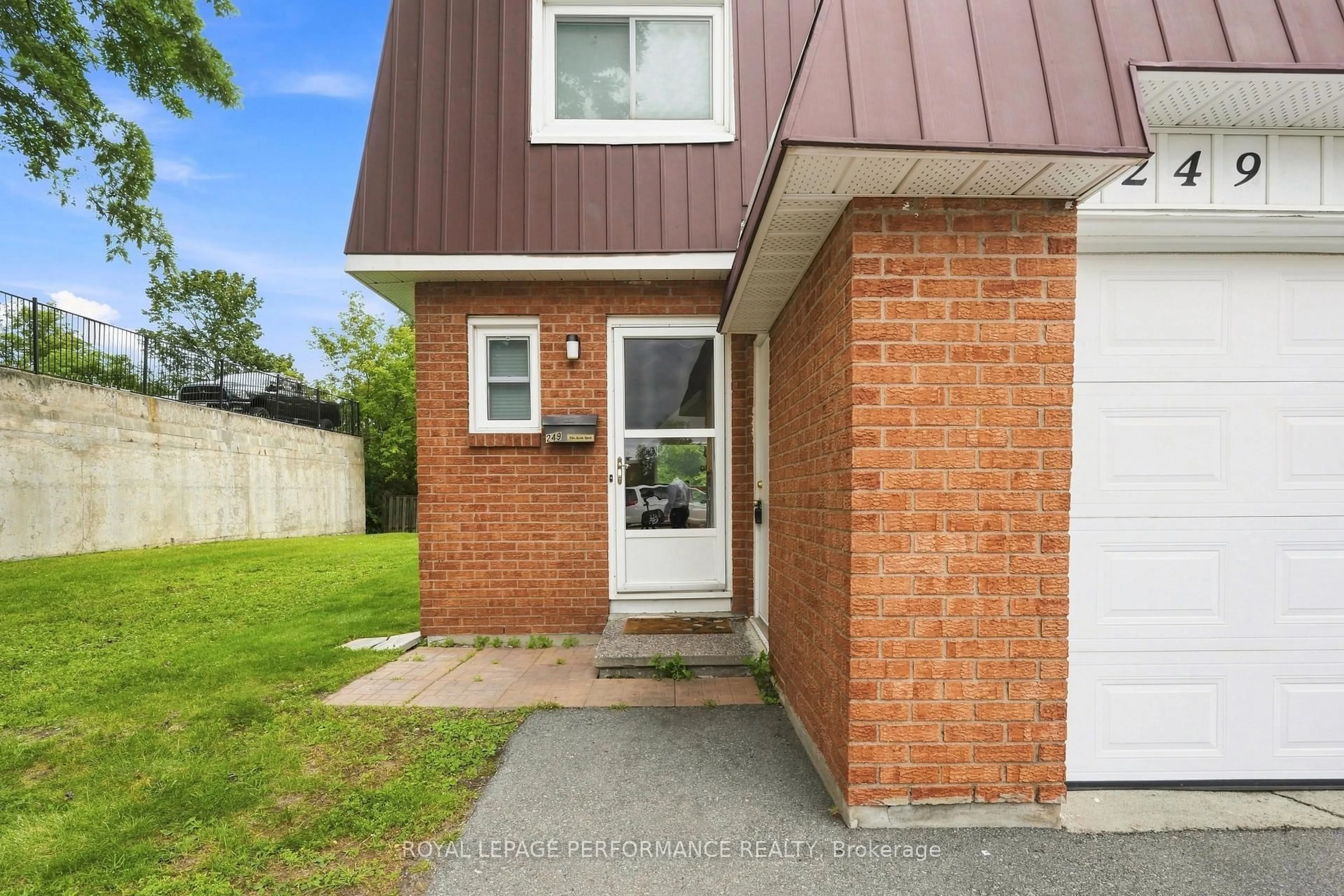 Home with brick exterior material, street for 249 Romulus Private #94, Ottawa Ontario K1K 3Y2