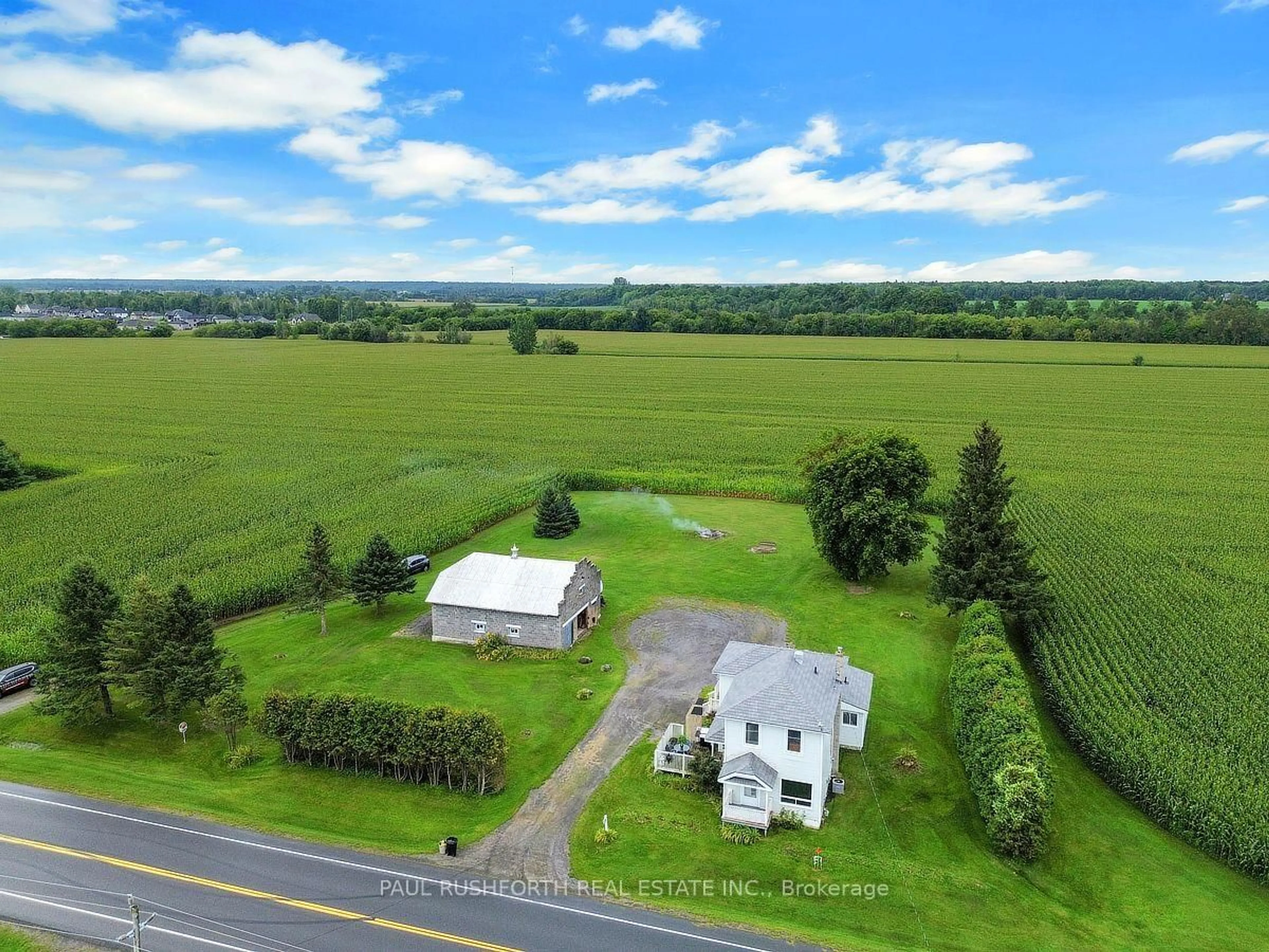 A pic from outside/outdoor area/front of a property/back of a property/a pic from drone, unknown for 662 Lacroix Rd, Clarence-Rockland Ontario K0A 2A0