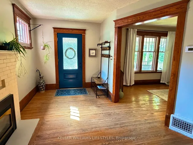 5 Cove Rd, London South 3