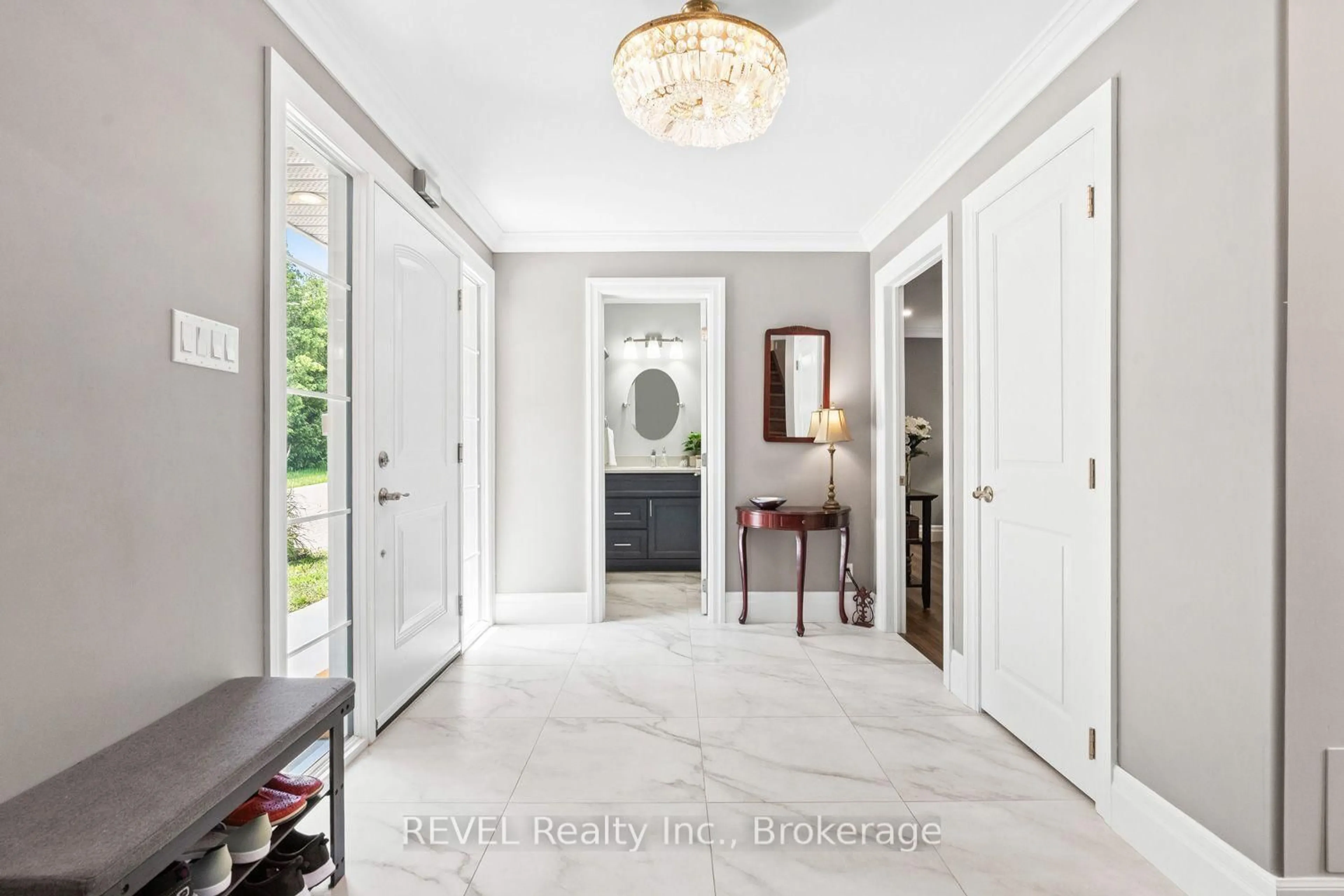 Indoor entryway for 208 Ski Hill Rd, Kawartha Lakes Ontario L0A 1A0